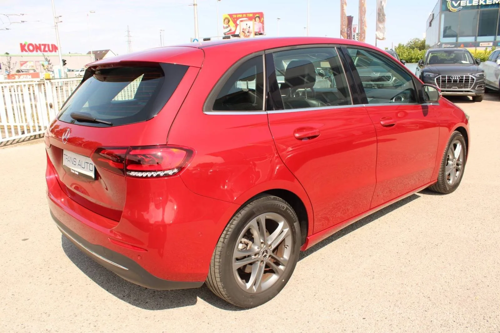 mercedes-benz klasa b 180d autoamtik *led, navigacija, kamera* - slika 8