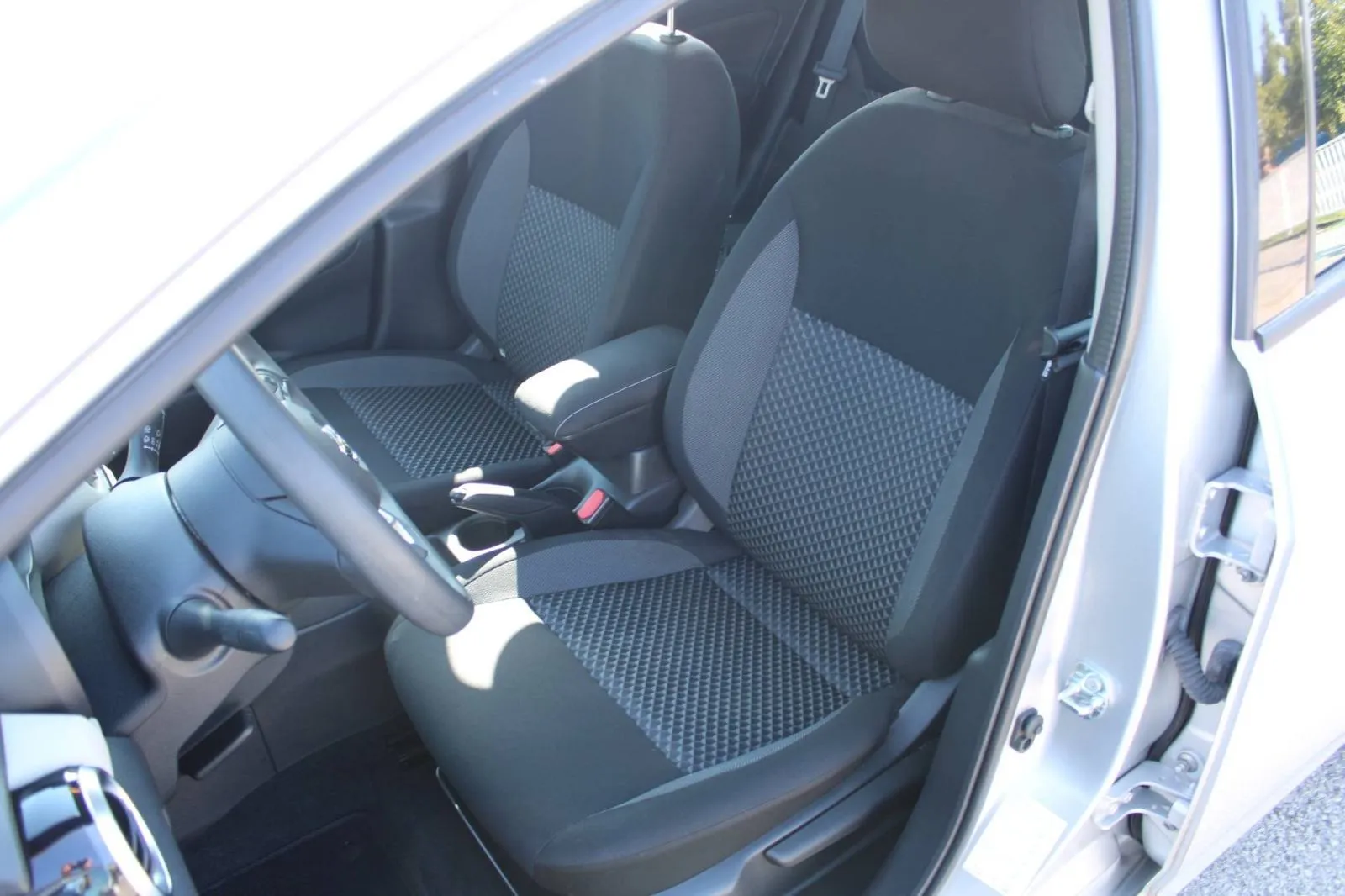 nissan micra 1.0 ig-t - slika 9