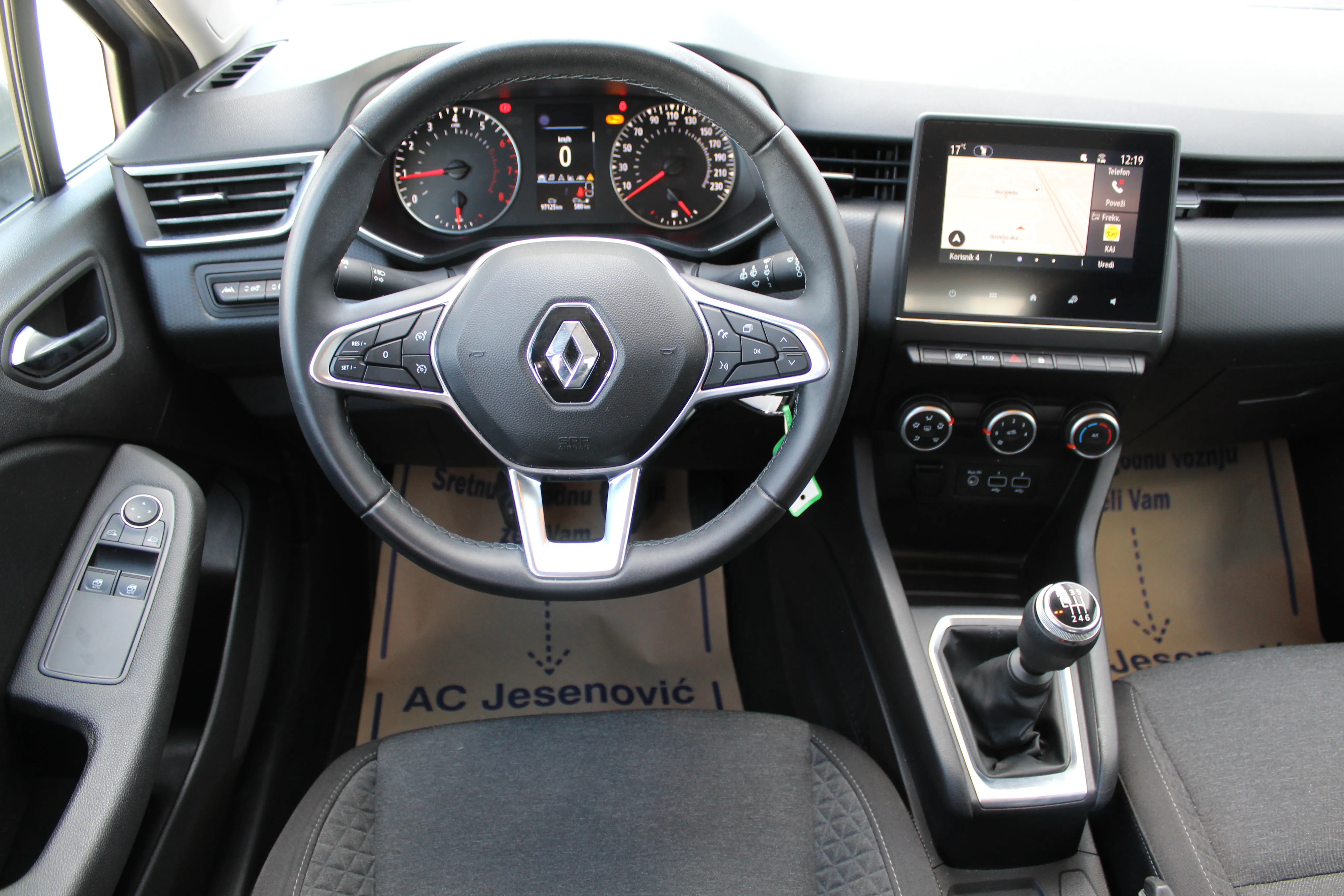 13223 renault clio tce 90 intens - slika 9
