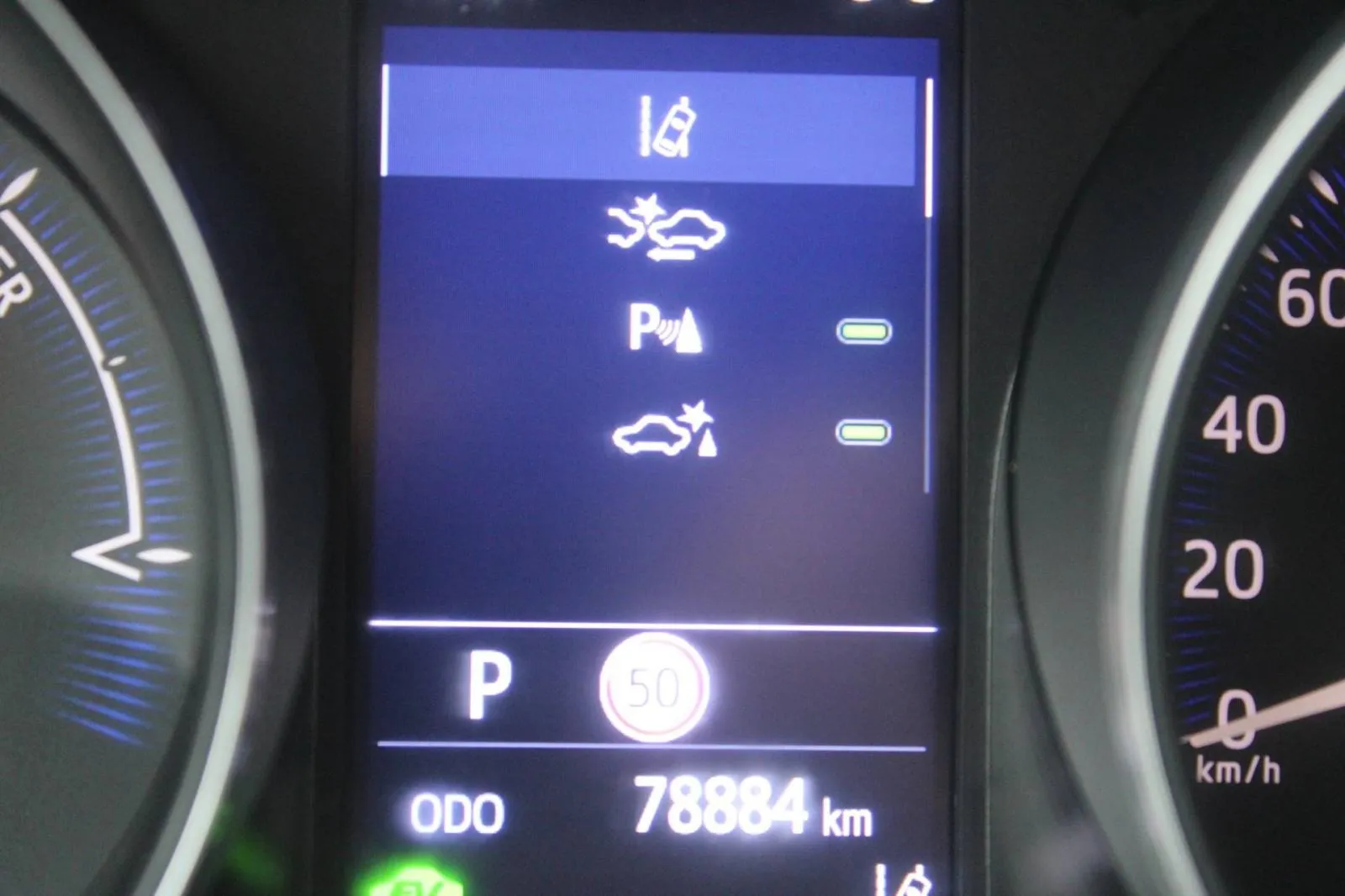 toyota c-hr 2.0 hybrid automatik *led, navigacija, kamera* - slika 21
