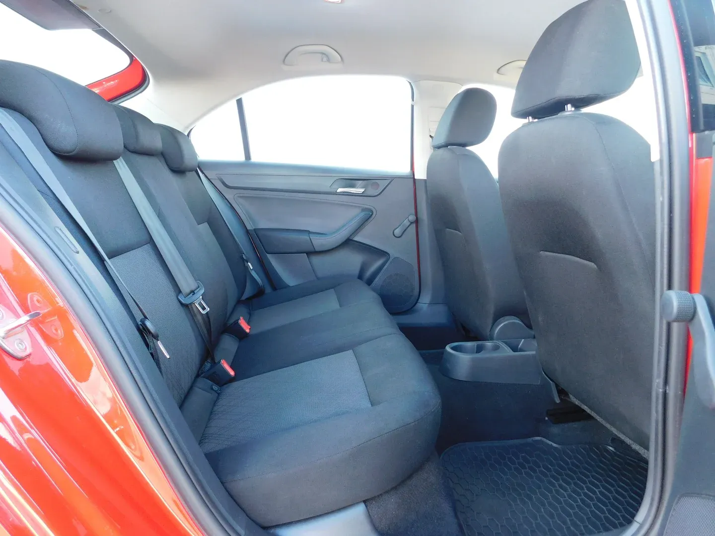 06109 seat toledo 1.4 tdi cr reference start&stop - slika 11