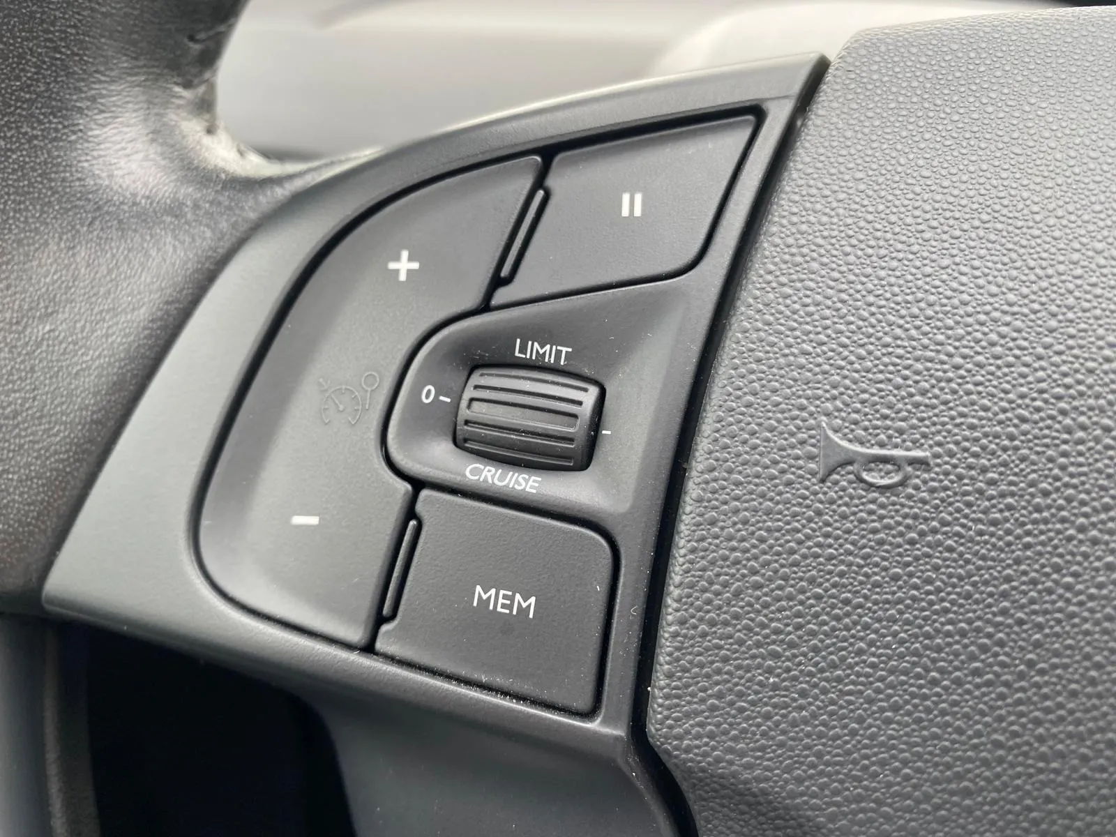 citroën c4 picasso 1.5 bluehdi, tempomat, klima, 4x garancija!!! - slika 15