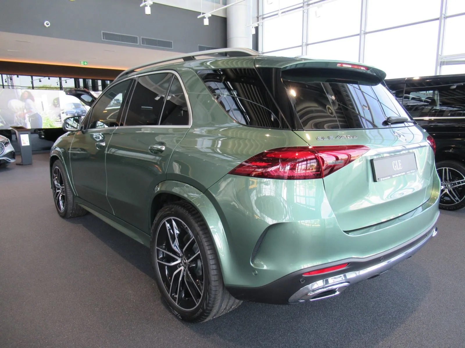 mercedes-benz gle 450 d 4matic amg line premium plus - slika 7
