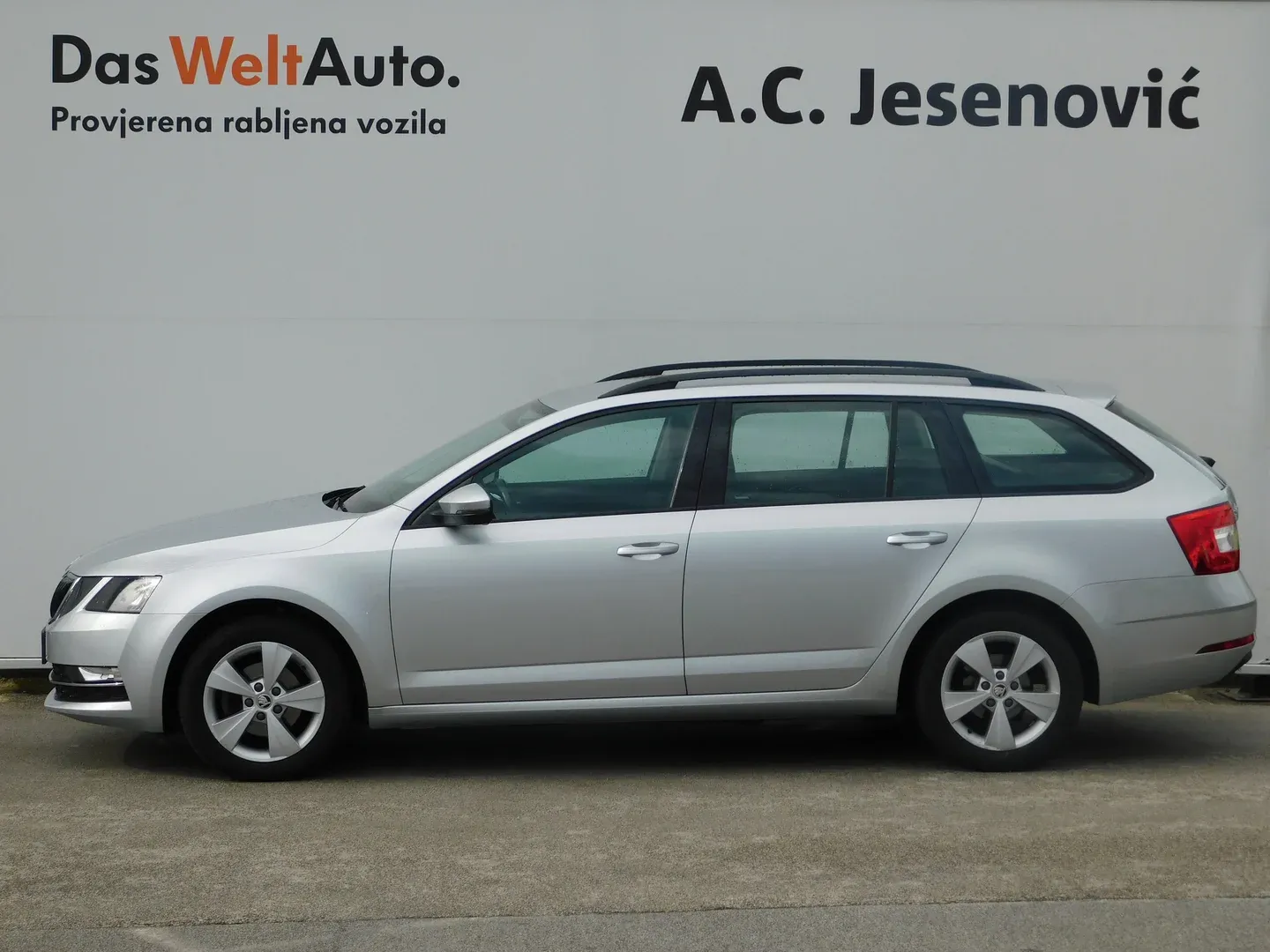 09852 škoda octavia combi style 1.6 tdi - slika 6