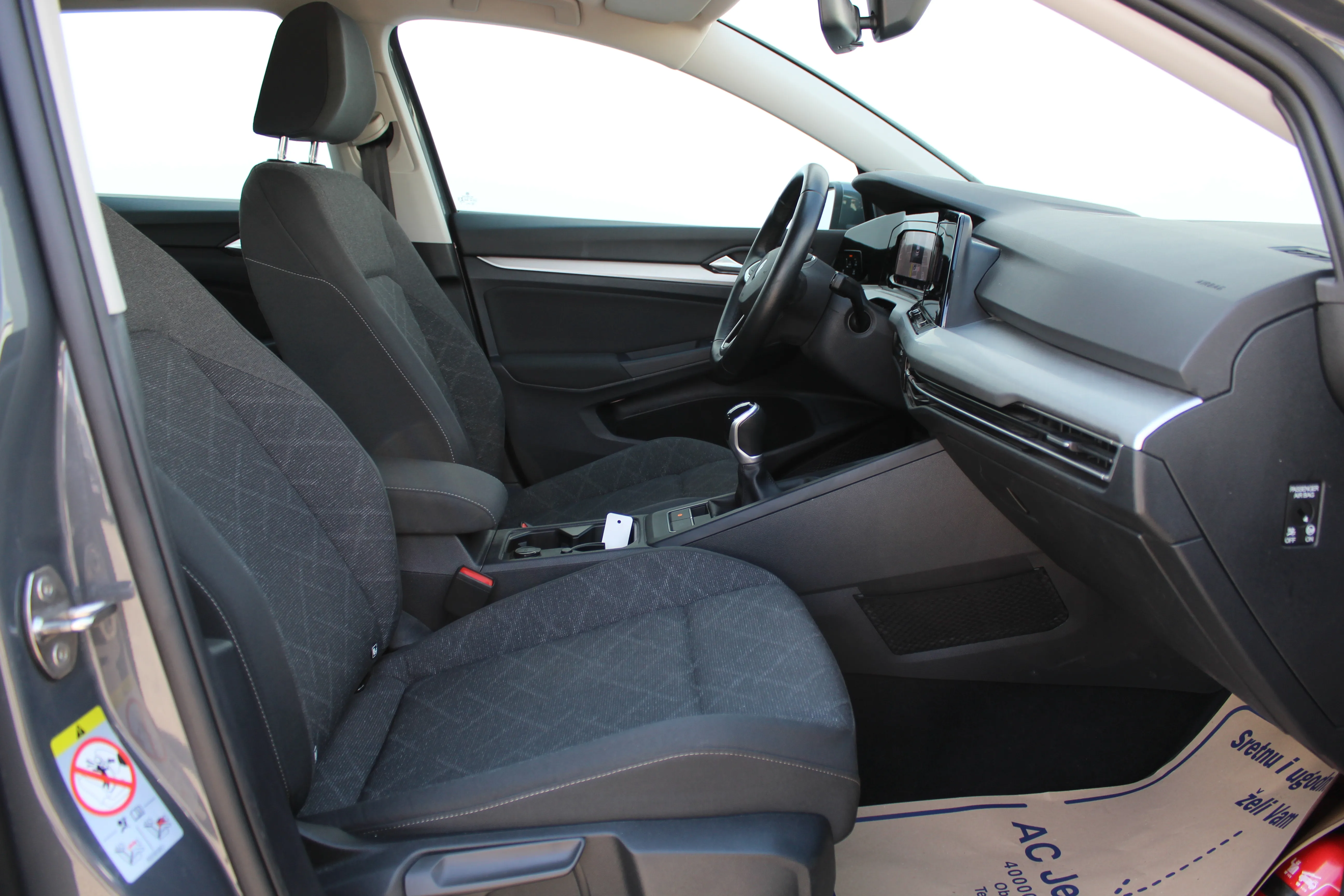 13199 volkswagen golf 1.0 tsi life - slika 12