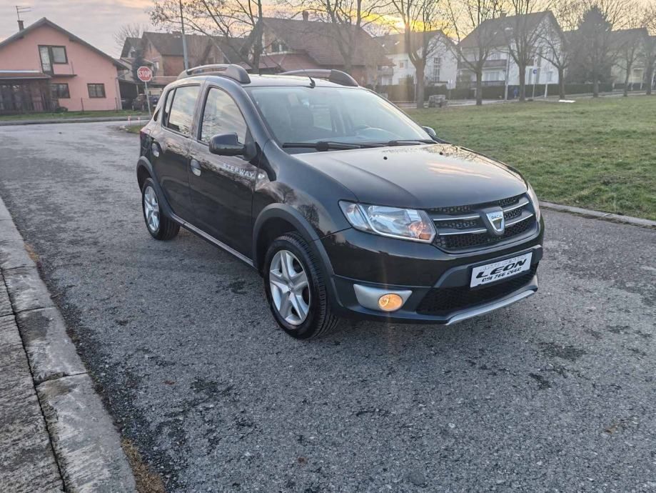 dacia sandero 0,9 tce 90,2014 god,99000 km,kartice - slika 3