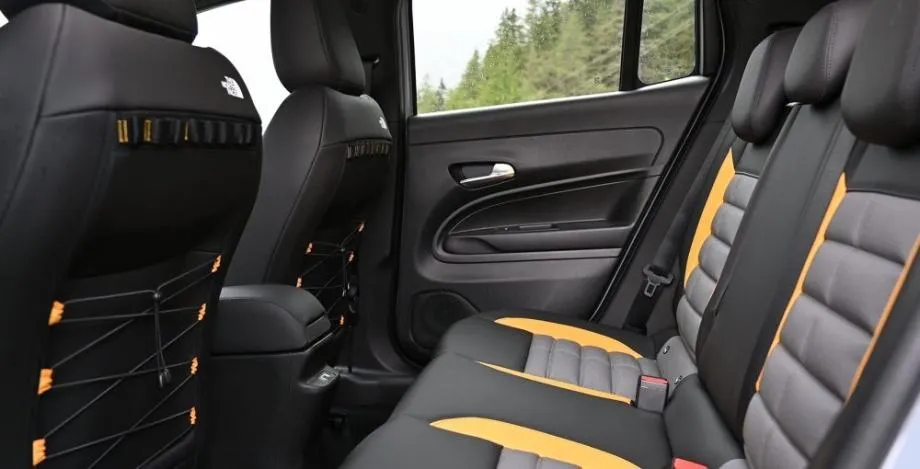 jeep avenger 4xe the north face edition automatik - slika 16