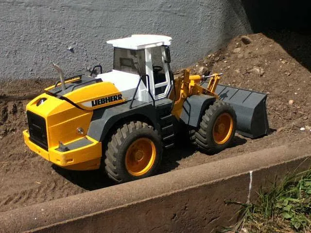 bruder bager liebherr radlader l574 - slika 8