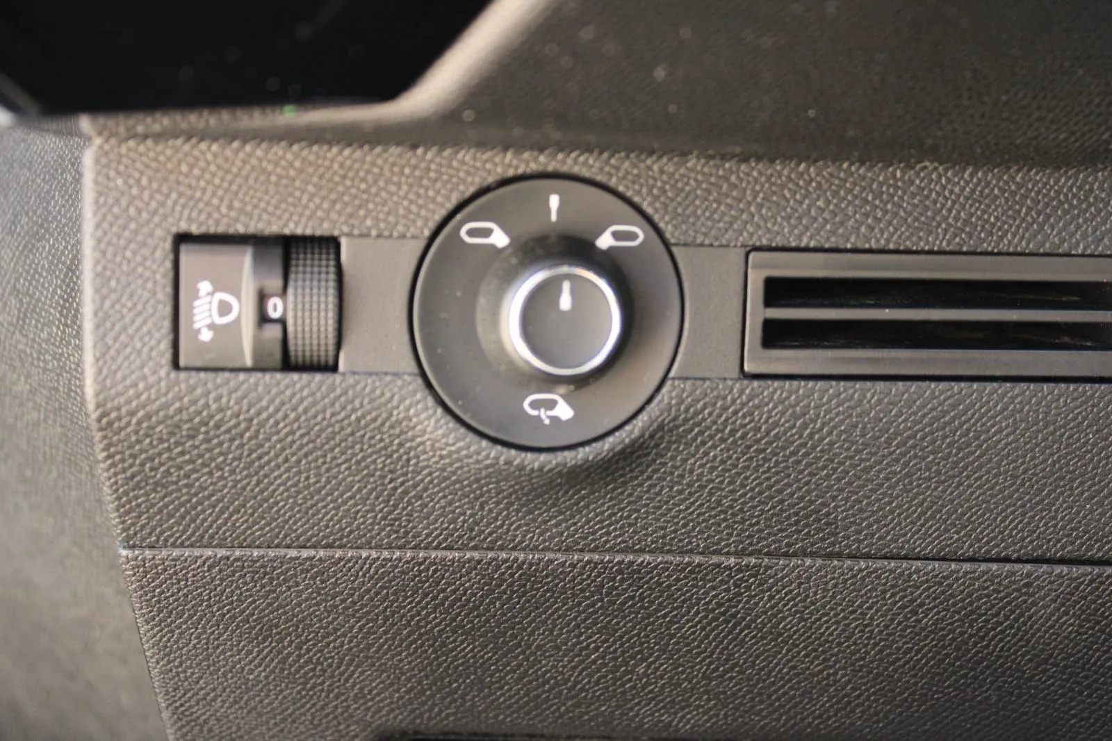 ds automobiles ds7 bluehdi automatik performance line *navigacija,led* - slika 7