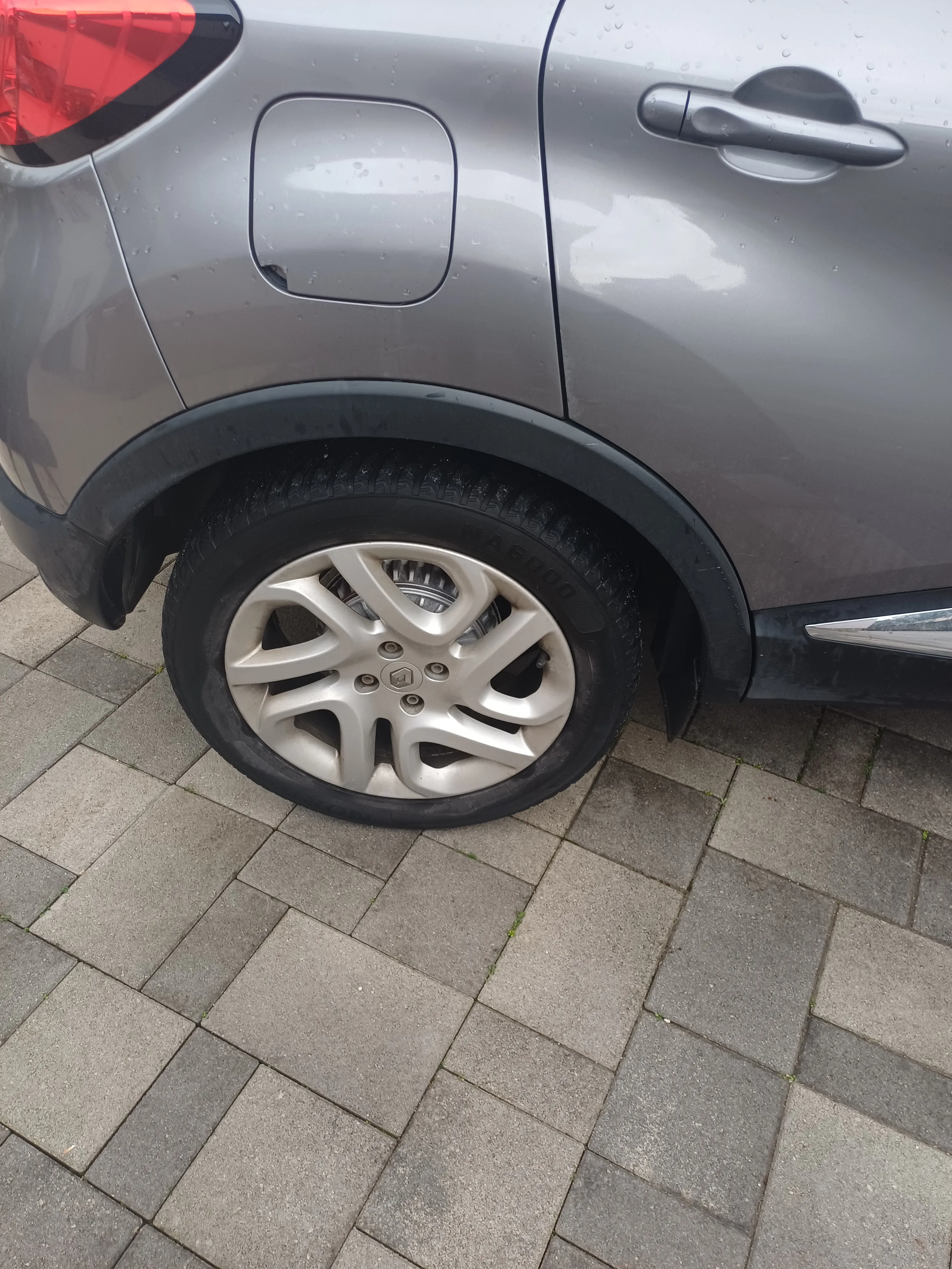 prodaje se renault captur 1.5 dci - slika 11