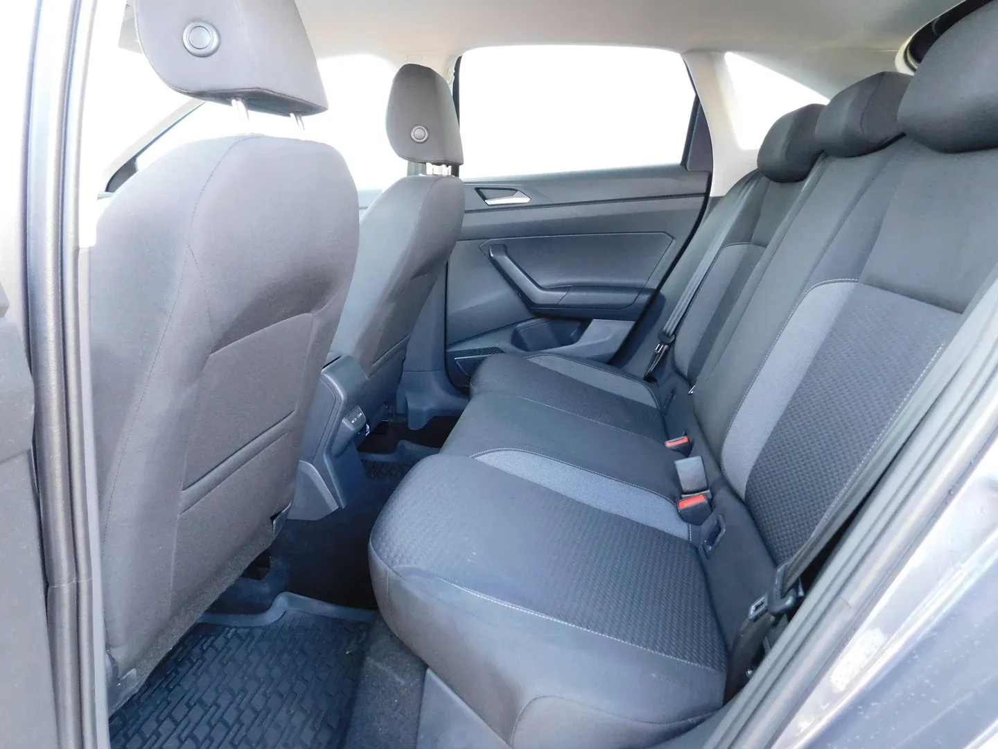 10123 volkswagen taigo 1.0 tsi life - slika 11