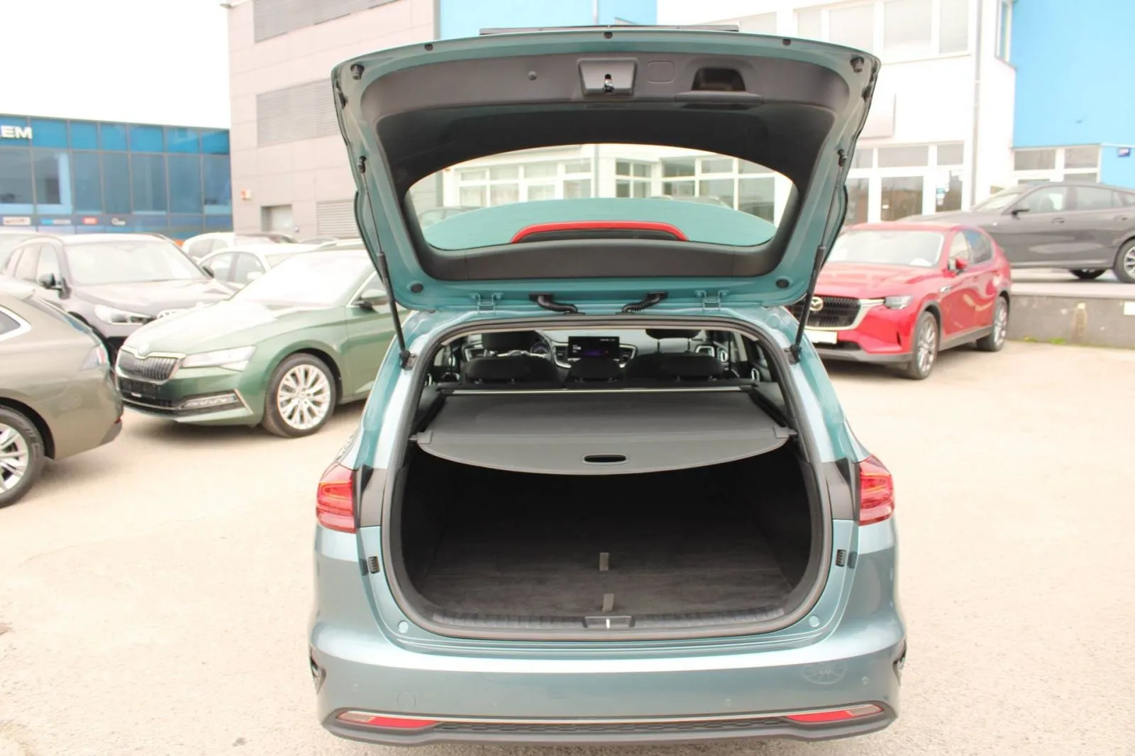 kia ceed sw 1.5 t-gdi automatik *navigacija, kamera* - slika 9