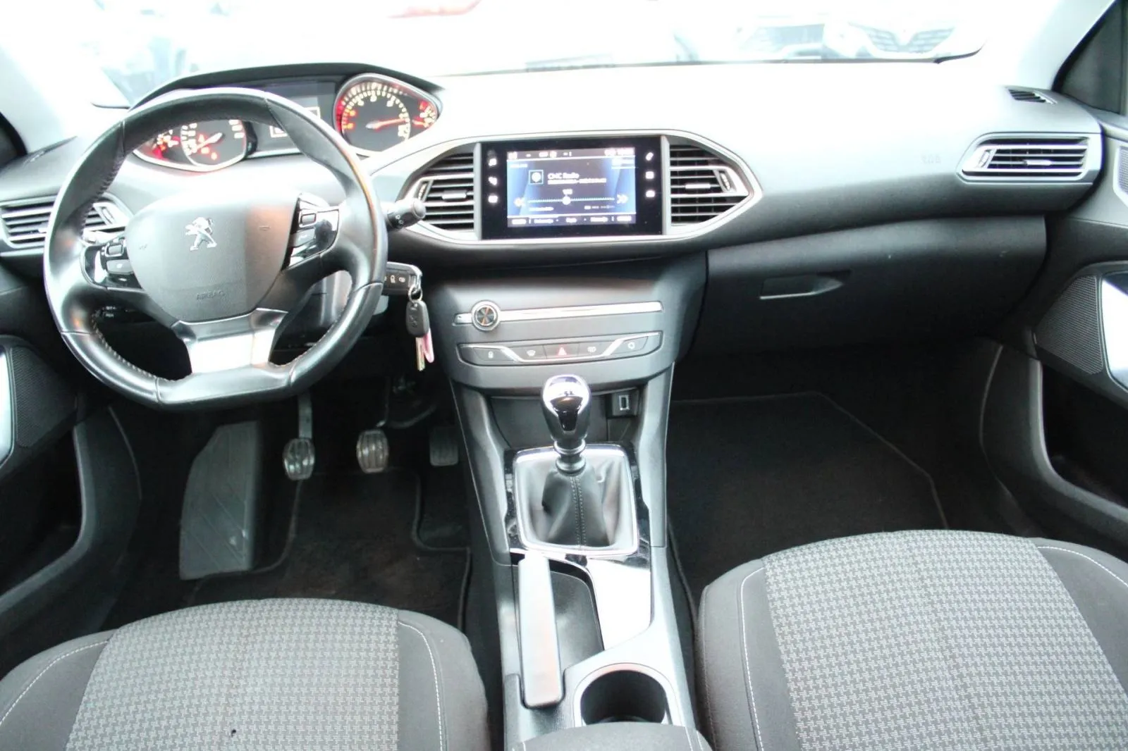 peugeot 308 1.5 hdi business - slika 12