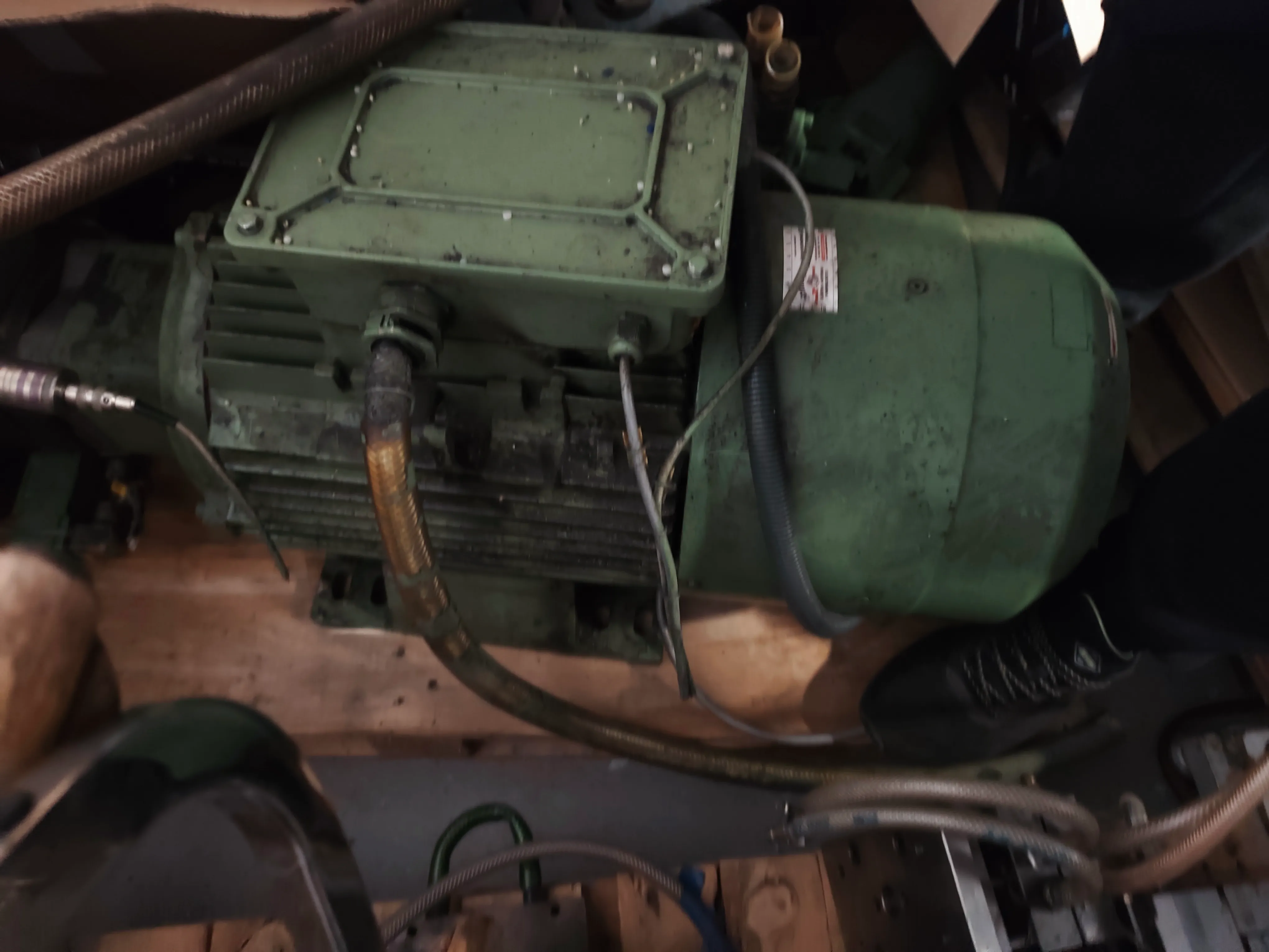 prodaju se tri trofazna elektro motora 18kw - slika 15