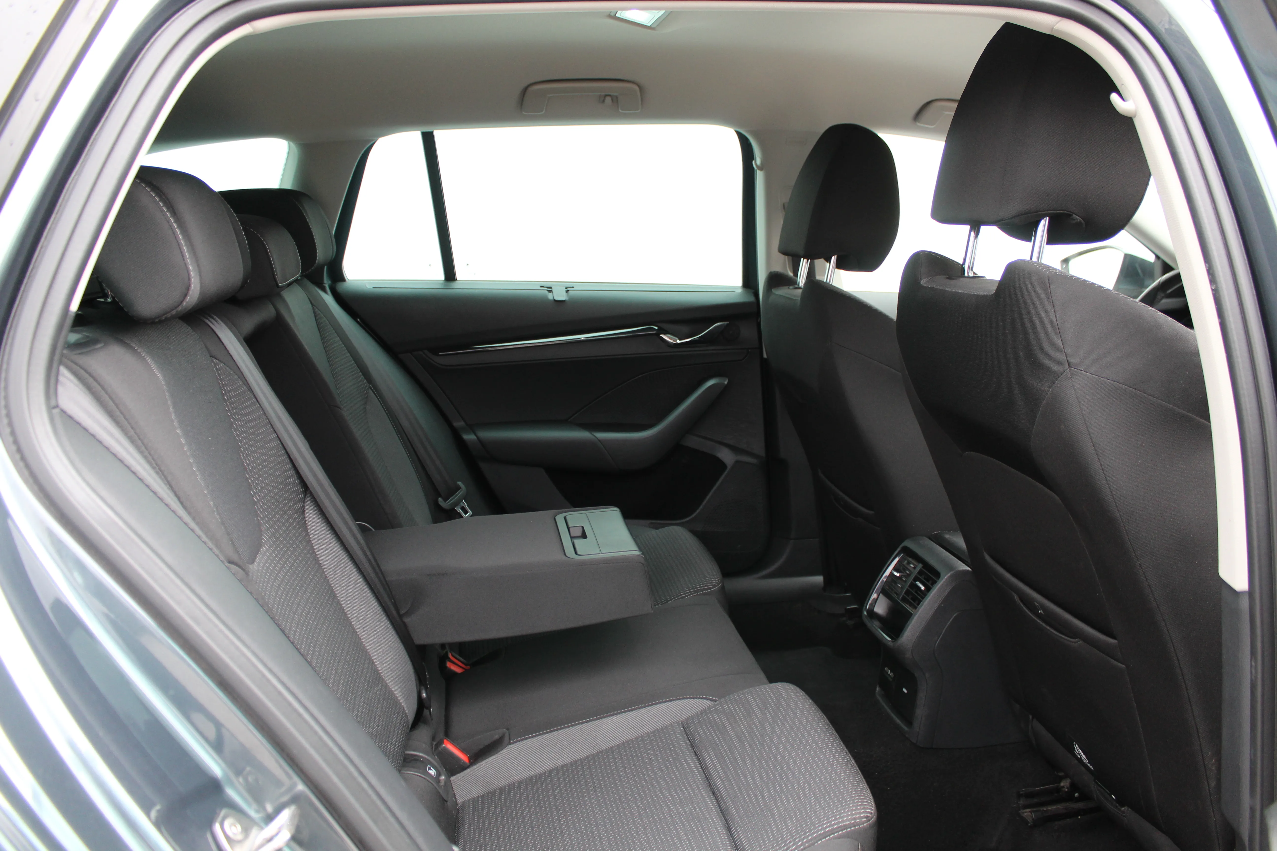 13078 škoda octavia combi ambition 1.0 tsi - slika 13