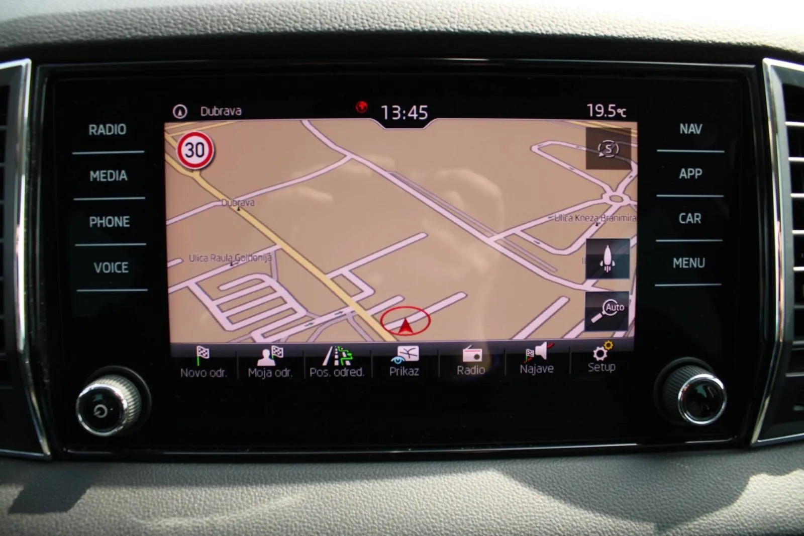 škoda karoq 1.6 tdi dsg style *led, navigacija, kamera* - slika 20