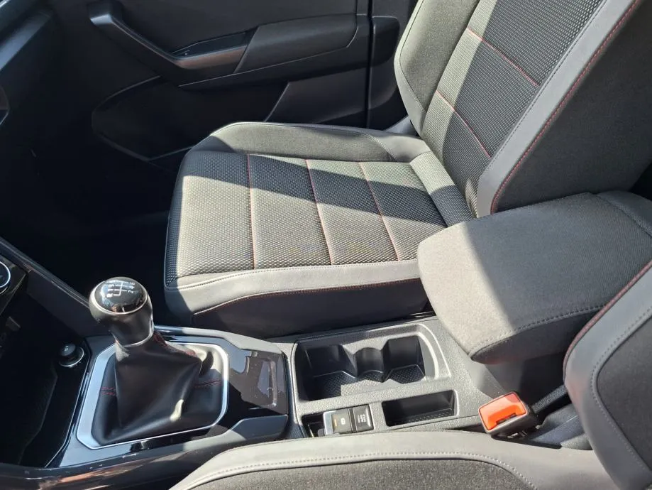 vw t-roc 1,5 tsi evo sport - slika 14