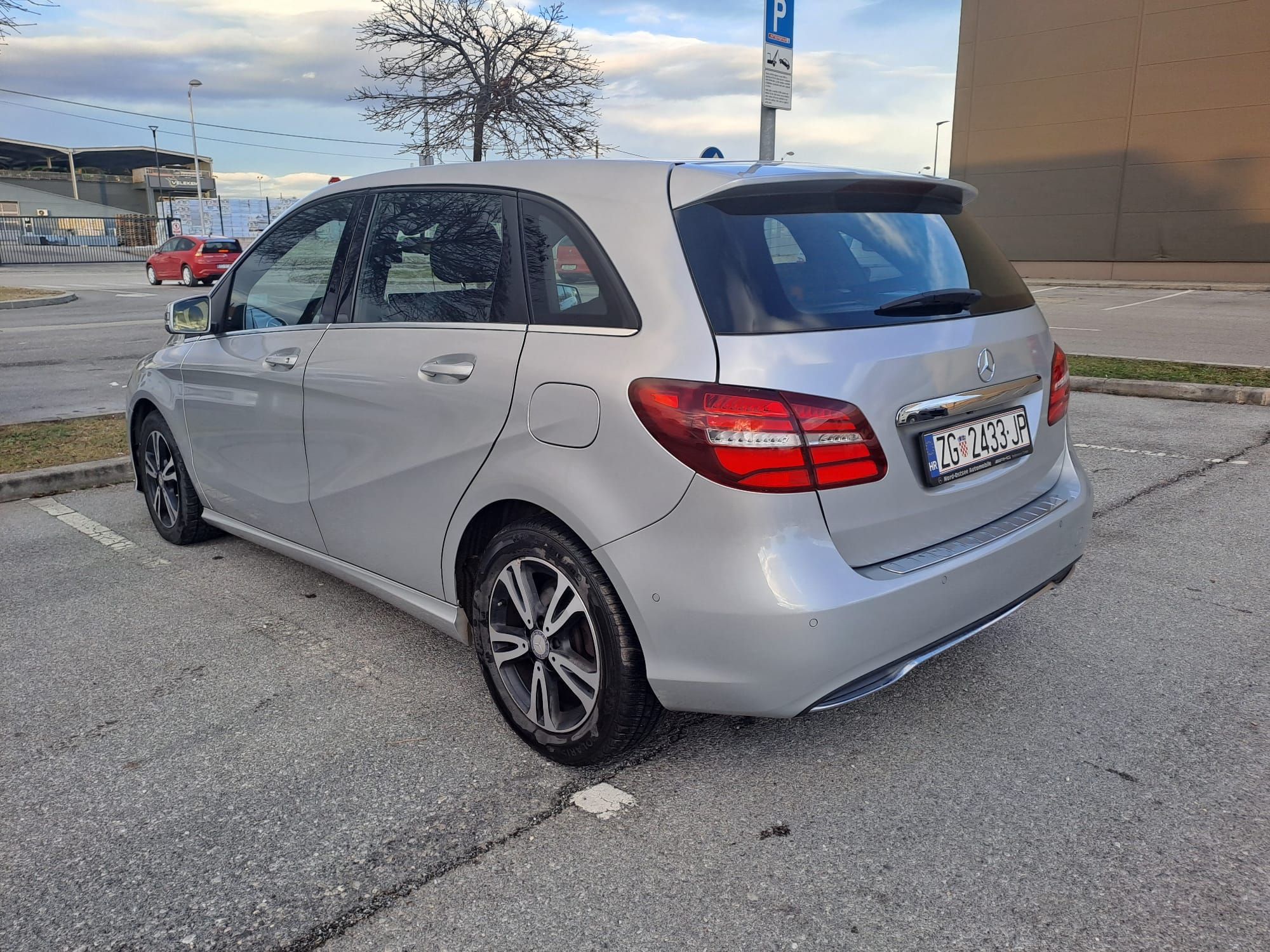 mercedes-benz b-klasa 180 cdi,80kw, navi,kamera - slika 6