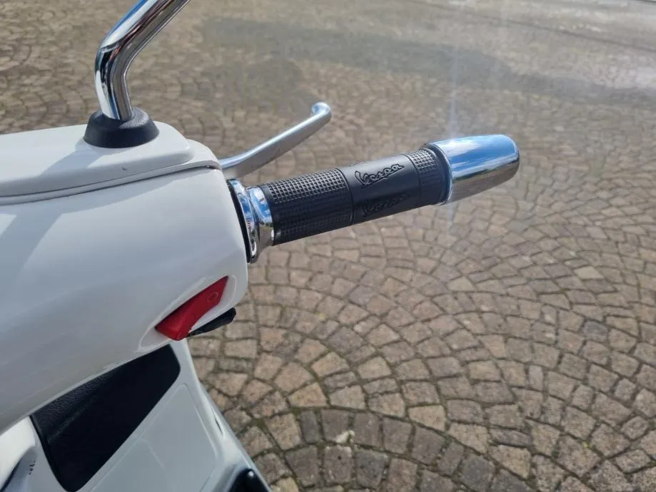 piaggio vespa gts 300 super, 2013 god. - slika 10
