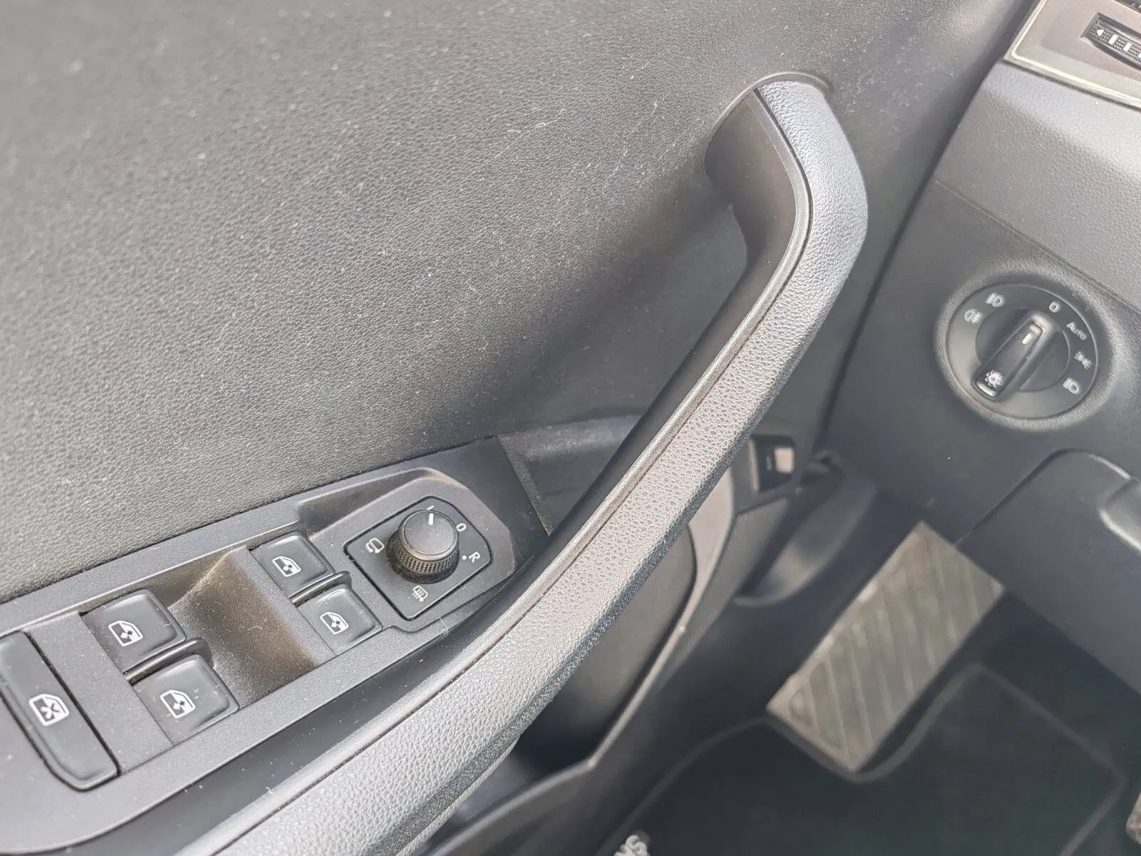 škoda karoq 1,5 tsi - slika 10