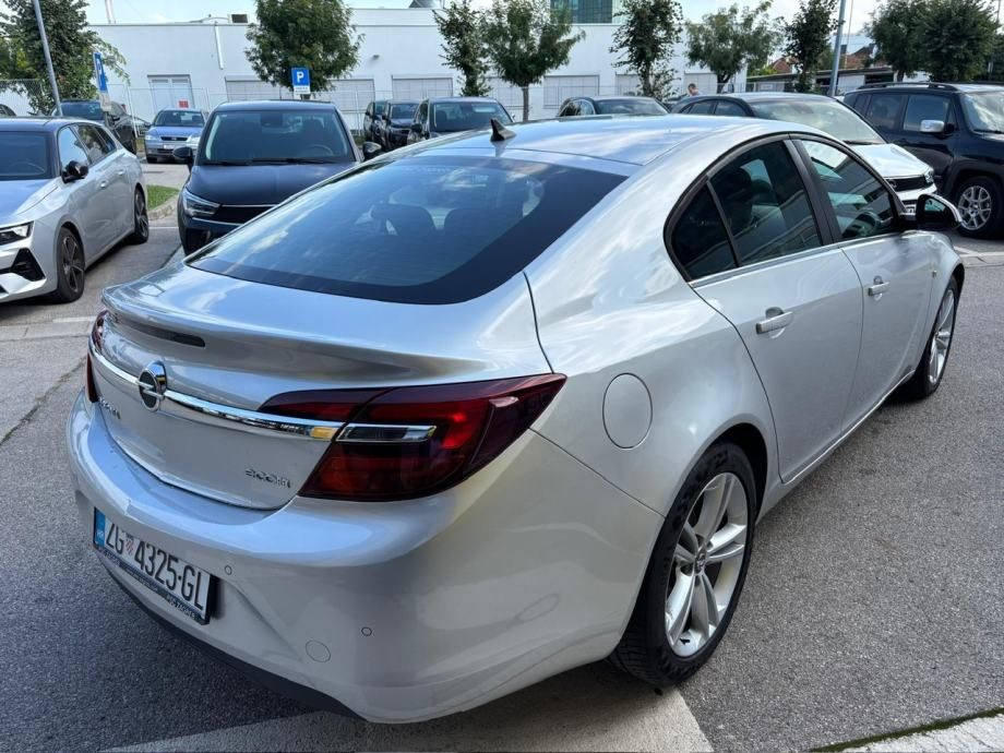 opel insignia edition 2.0 cdti 103 kw reg do 03/2026 - slika 5