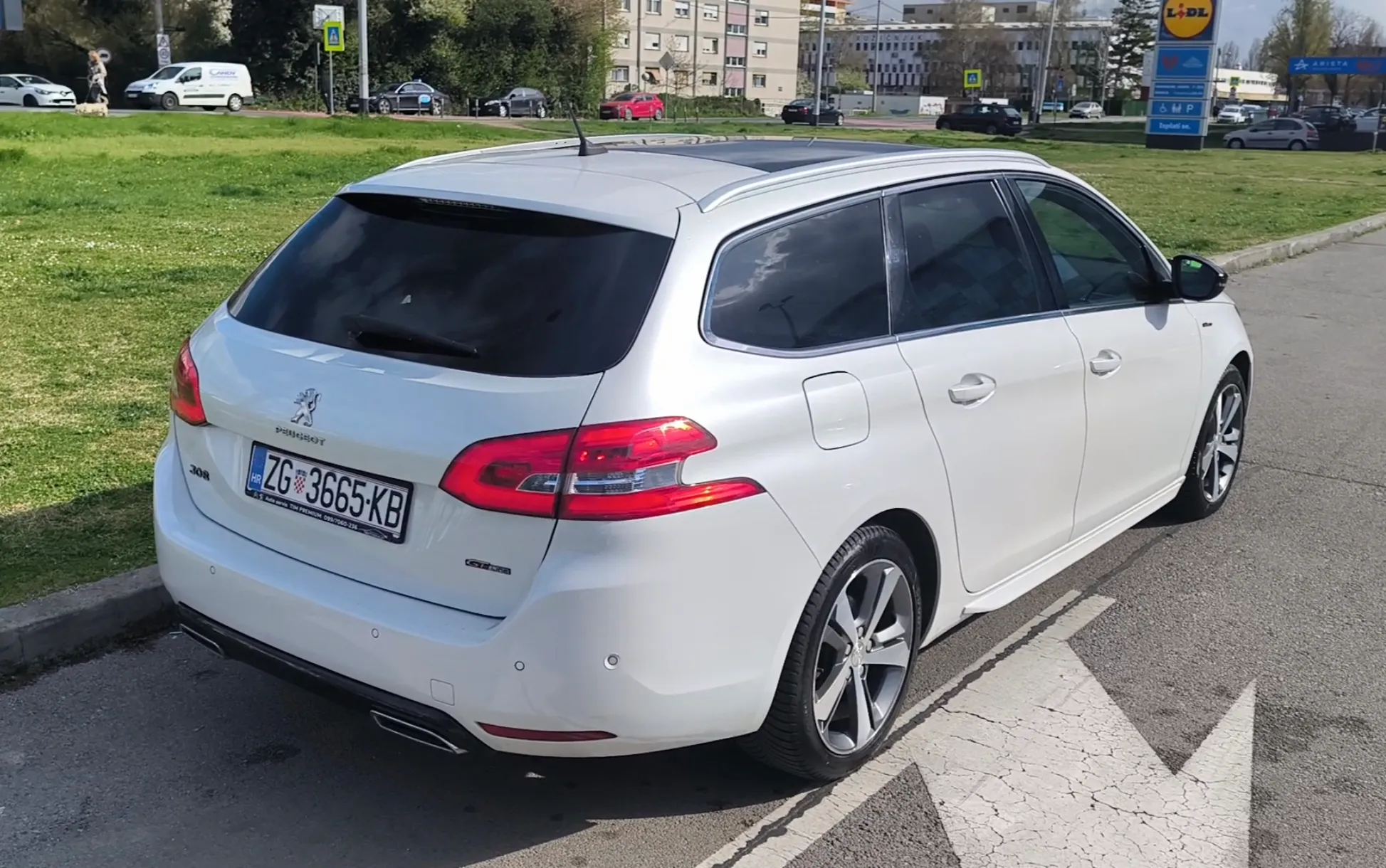 peugeot 308 sw 1,5 hdi, gt line,panorama, veliki servis, ekstra stanje - slika 14