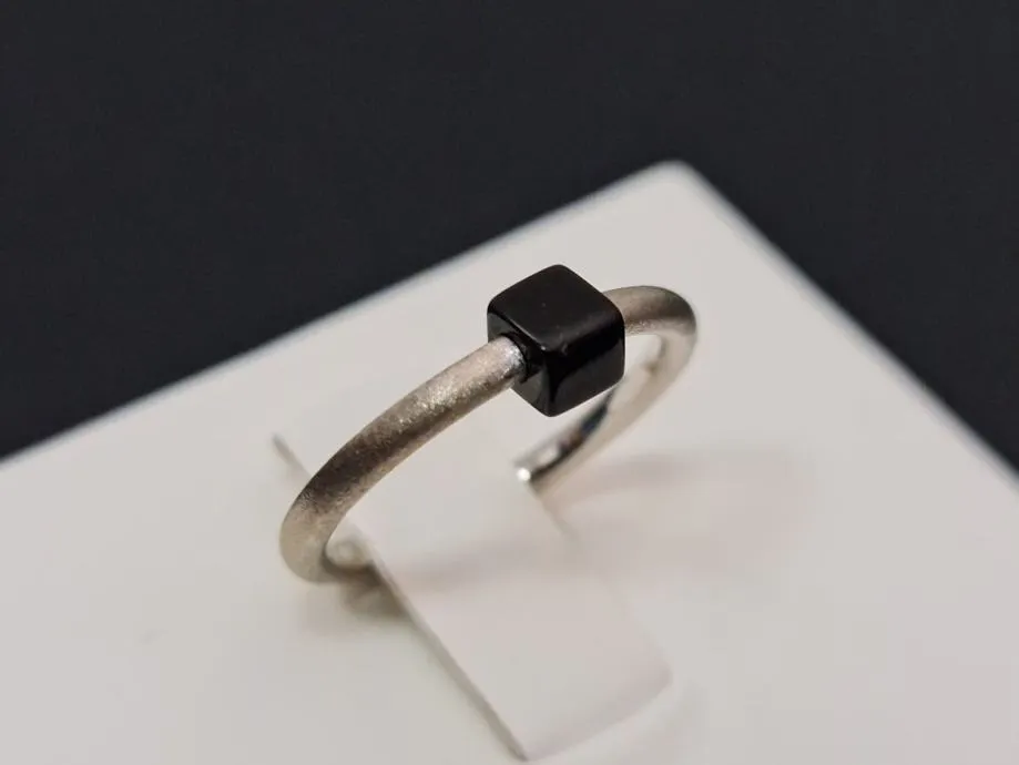 zlatni prsten 2,37g (14k) / r1, rate ! - slika 2