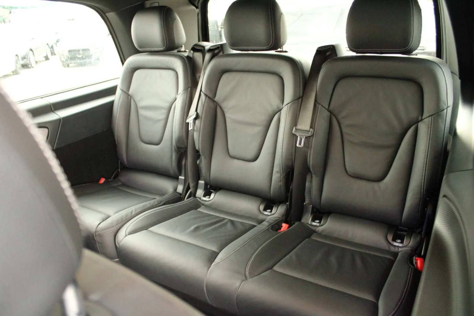 mercedes-benz klasa v 300d amg extralong automatik *led, navigacija, k - slika 13