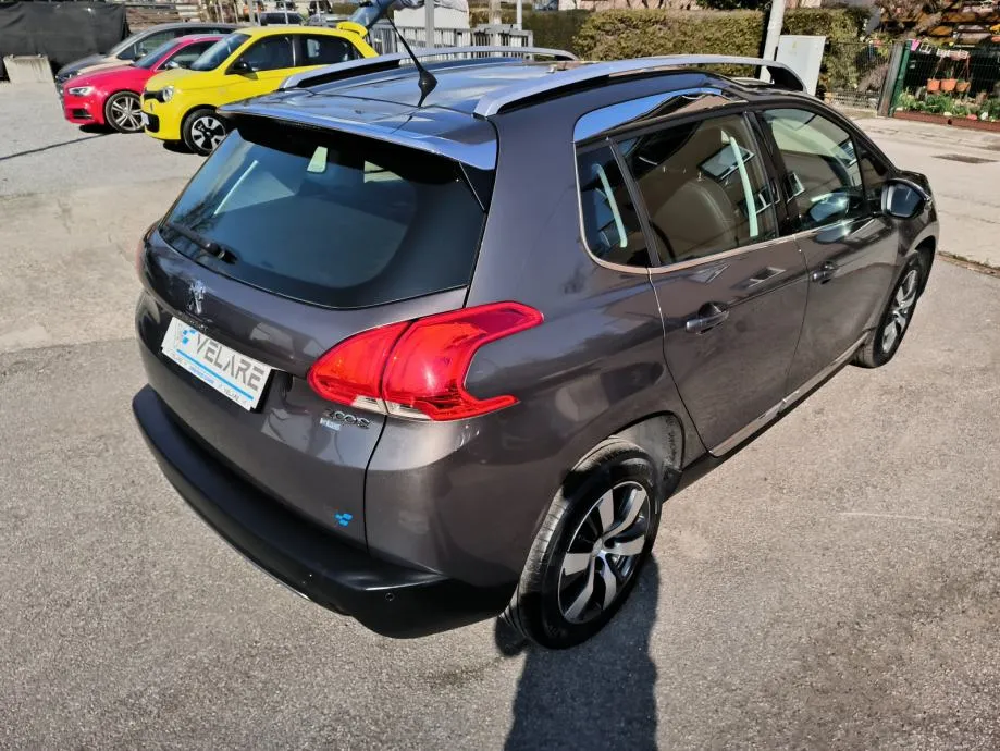 peugeot 2008 1,6 e-hdi 115 ks, servisna, v. servis, jamstvo, reg. 1 g. - slika 9