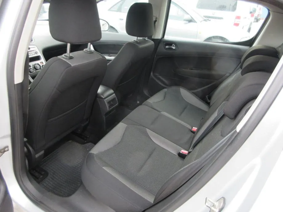 peugeot 308 1,6 e-hdi,111ks,novo registriran,nove zimske gume,klima,. - slika 9