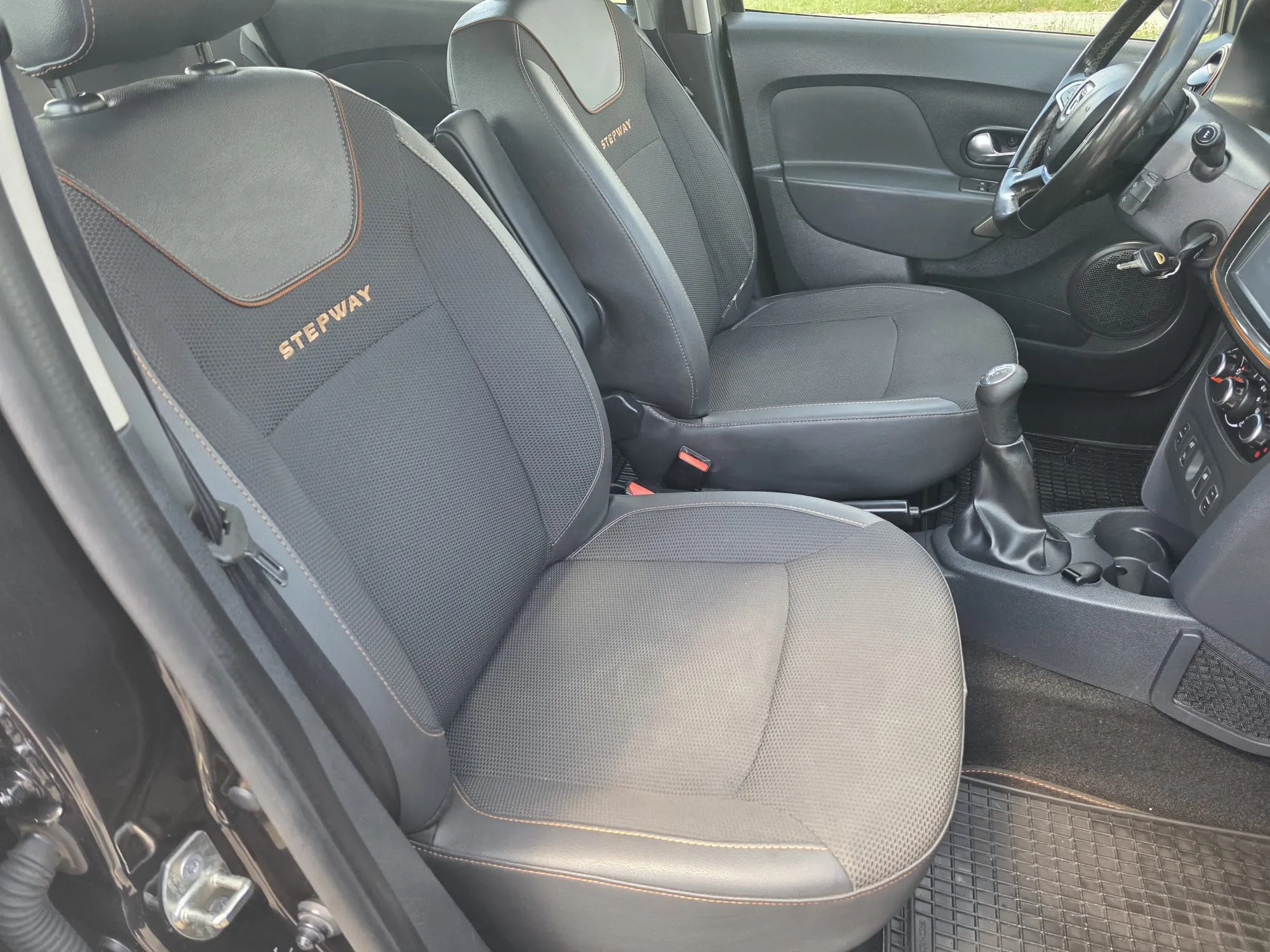 dacia sandero 0,9 tce 90 2017 g. 74000 km kartice - slika 9
