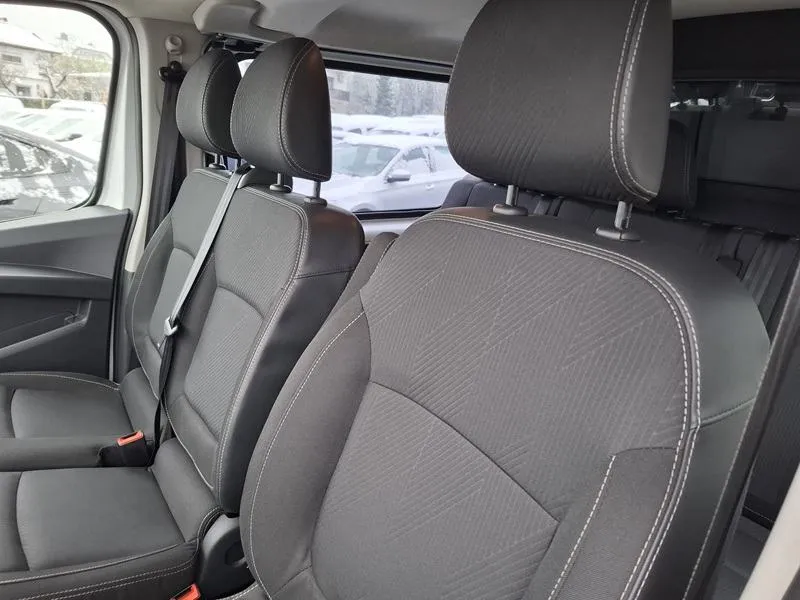 renault trafic 2.0 dci*150ks*5+1*klima*navigacija*5+1*, 2022 god. - slika 14