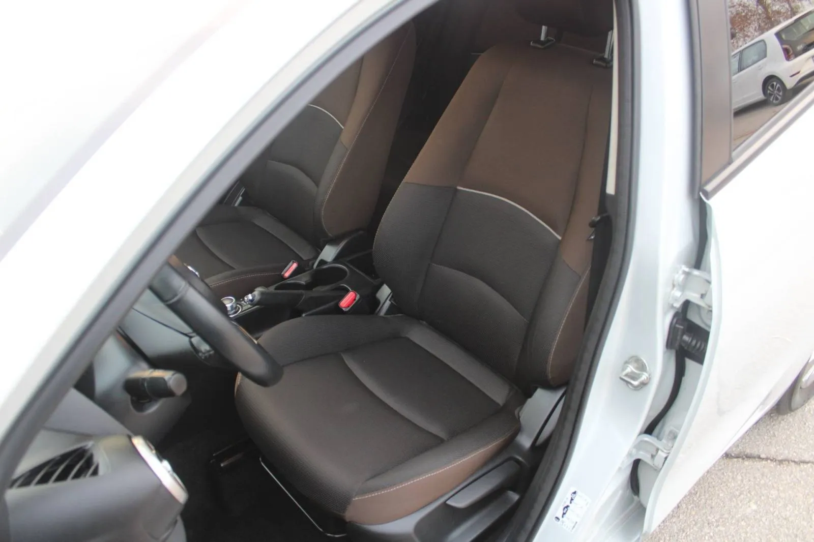 mazda 2 1.5 skyactiv g90 - slika 13