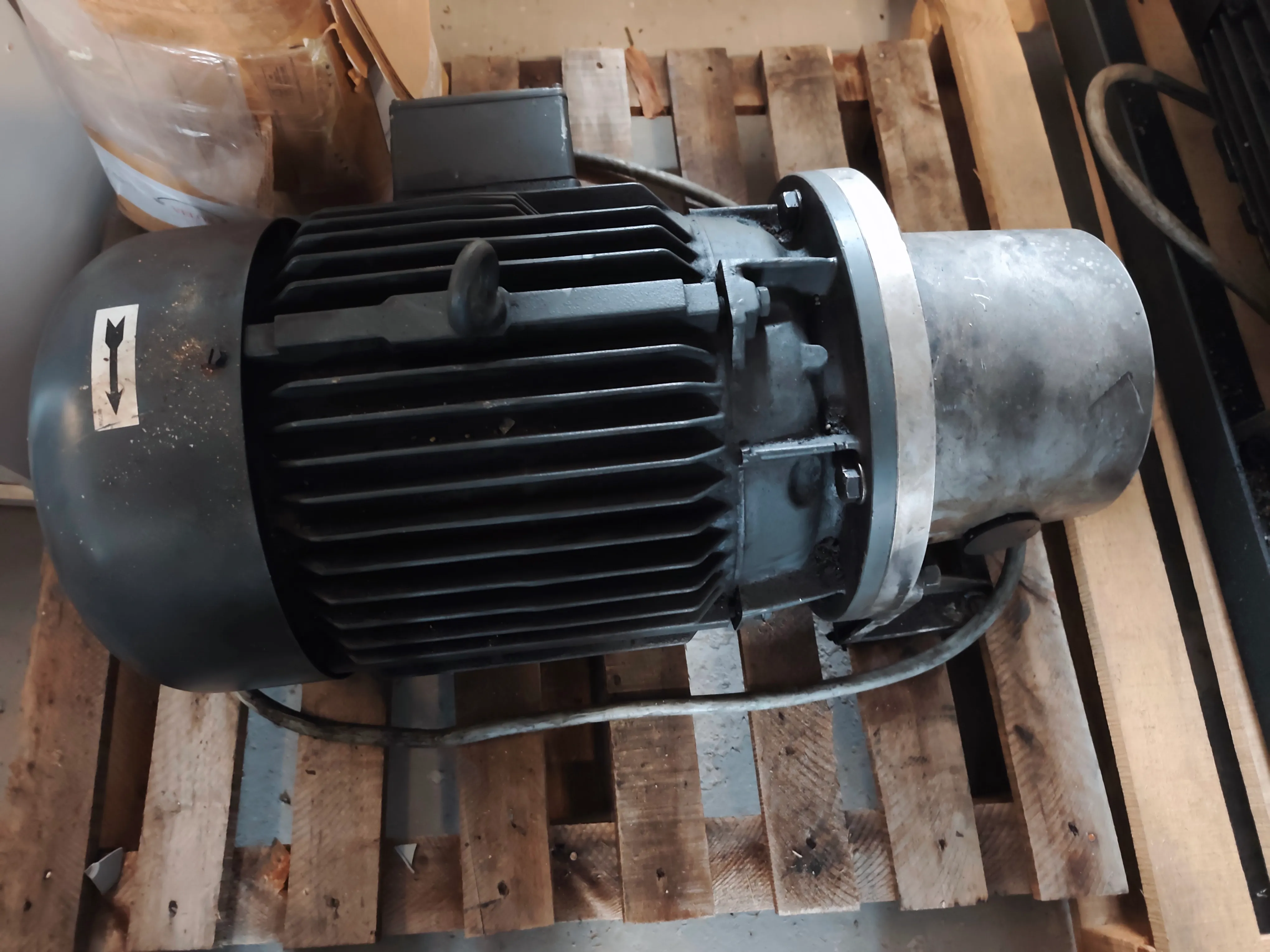 prodaju se tri trofazna elektro motora 18kw - slika 1