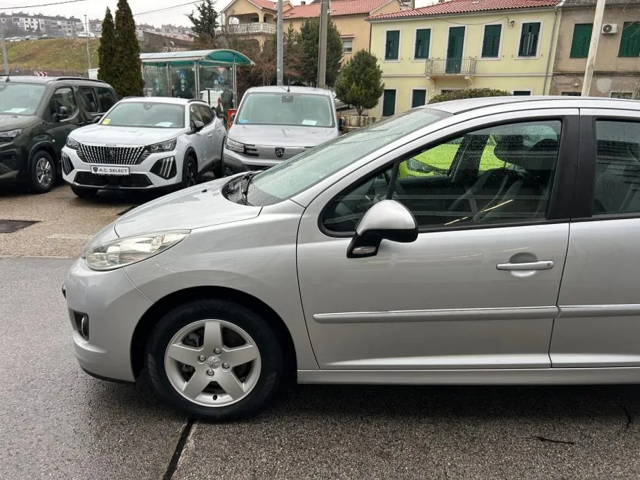 peugeot 207 sport 1,4 vti + plin - 2011 - garancija - reg 1 god !!! - slika 4