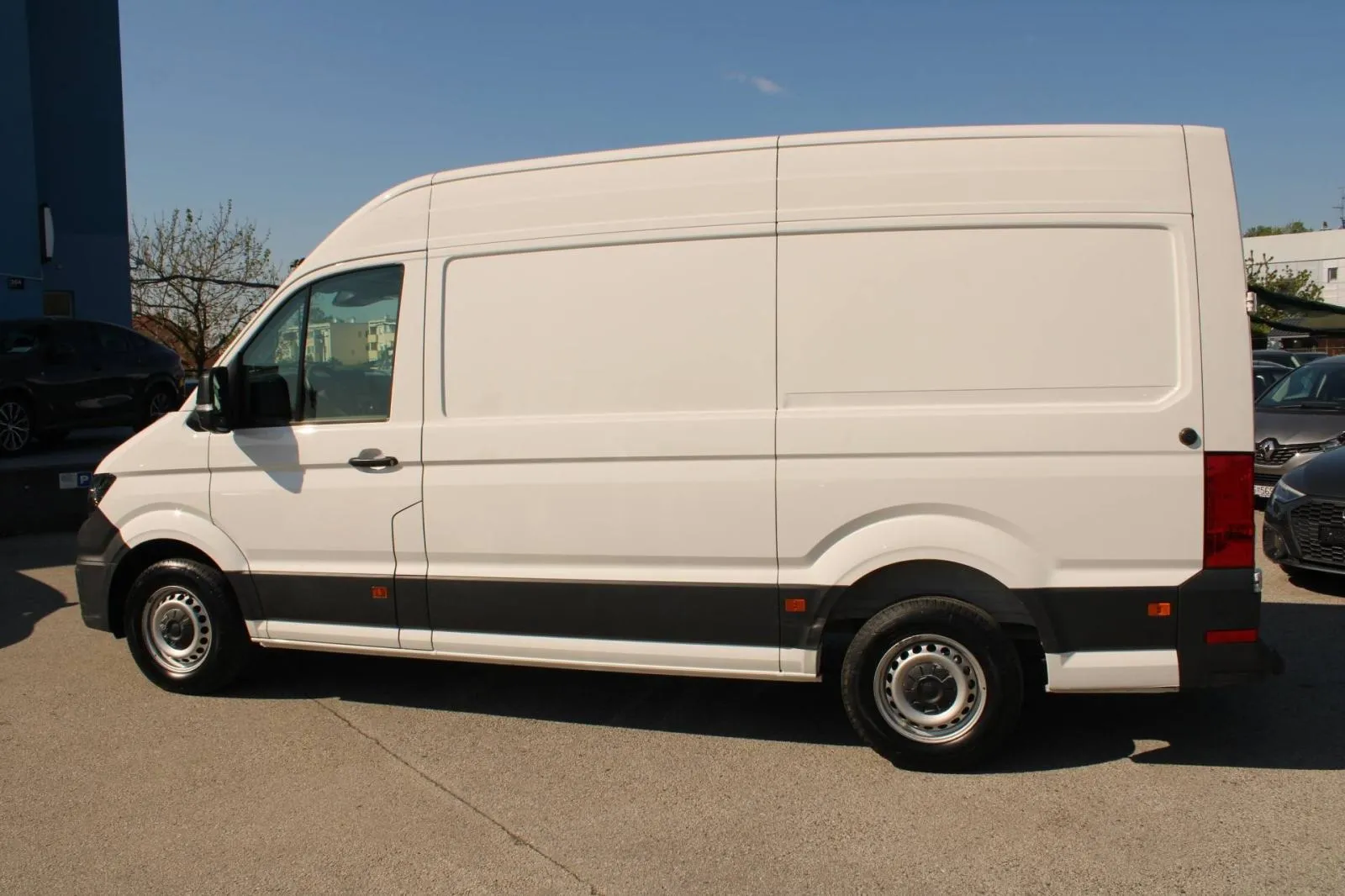 vw crafter 2.0 tdi l3h3 140ks *kamera*, 2024 god. - slika 6