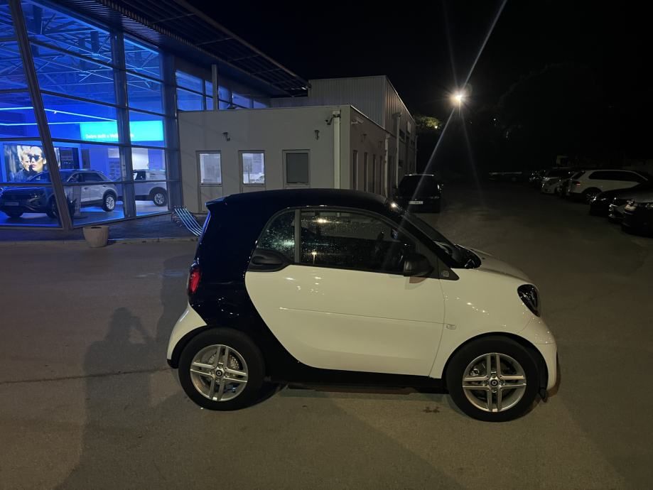 smart eq fortwo akcija ,12/2021, u sustavu pdv-a, reg.06/2025 - slika 9