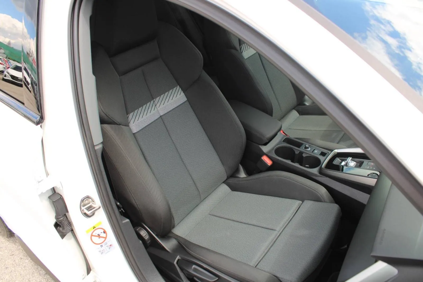 audi a3 45 tfsi e s-tronic s-line *virtual, led, navigacija* - slika 12