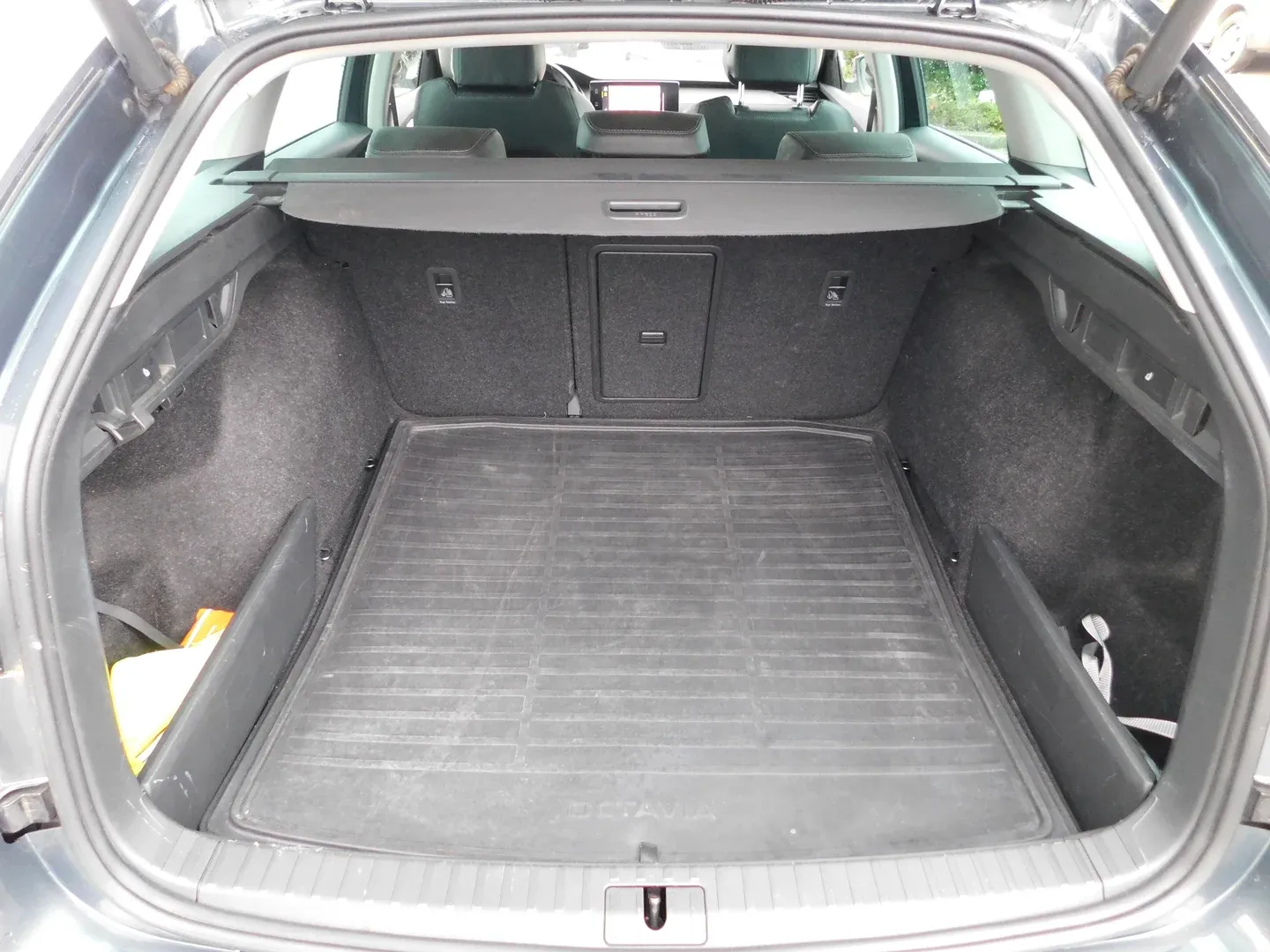 12856 škoda octavia combi ambition 2.0 tdi - slika 15