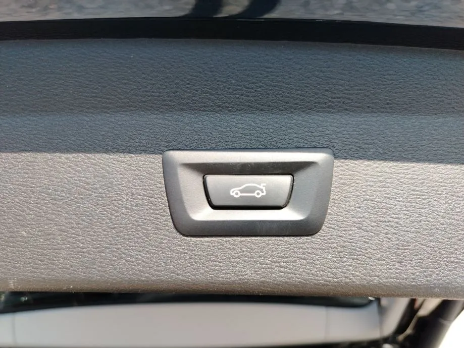 bmw x1 sdrive18d - slika 18