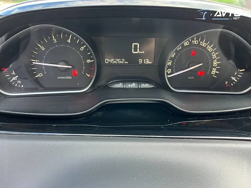 peugeot 208 1.2 puretech active-1 vl.-45.000 km-navi - slika 15
