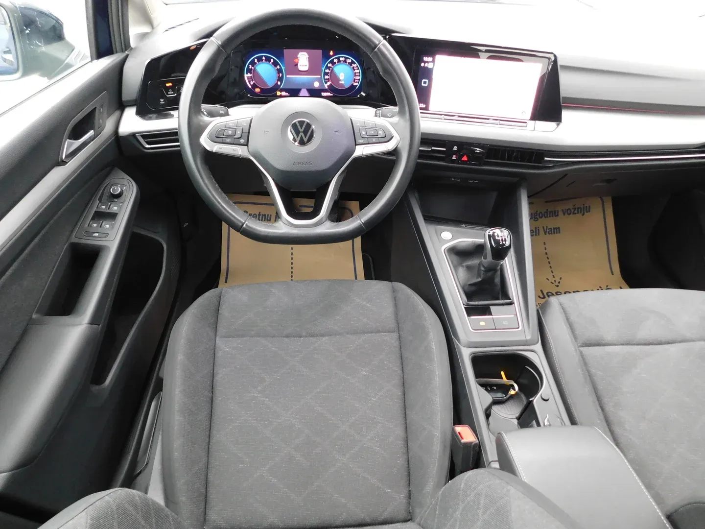 12545 volkswagen golf 1.0 tsi life - slika 10