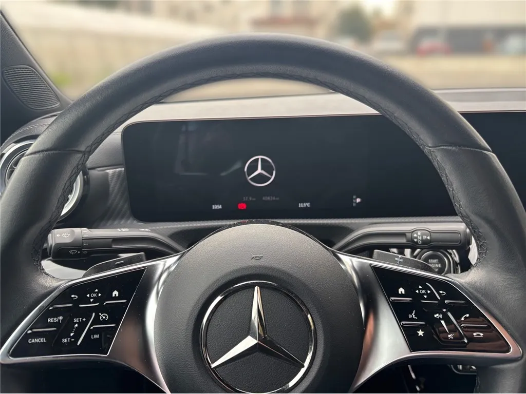 mercedes-benz cla klasa cla 180d automatik luxury line - slika 8