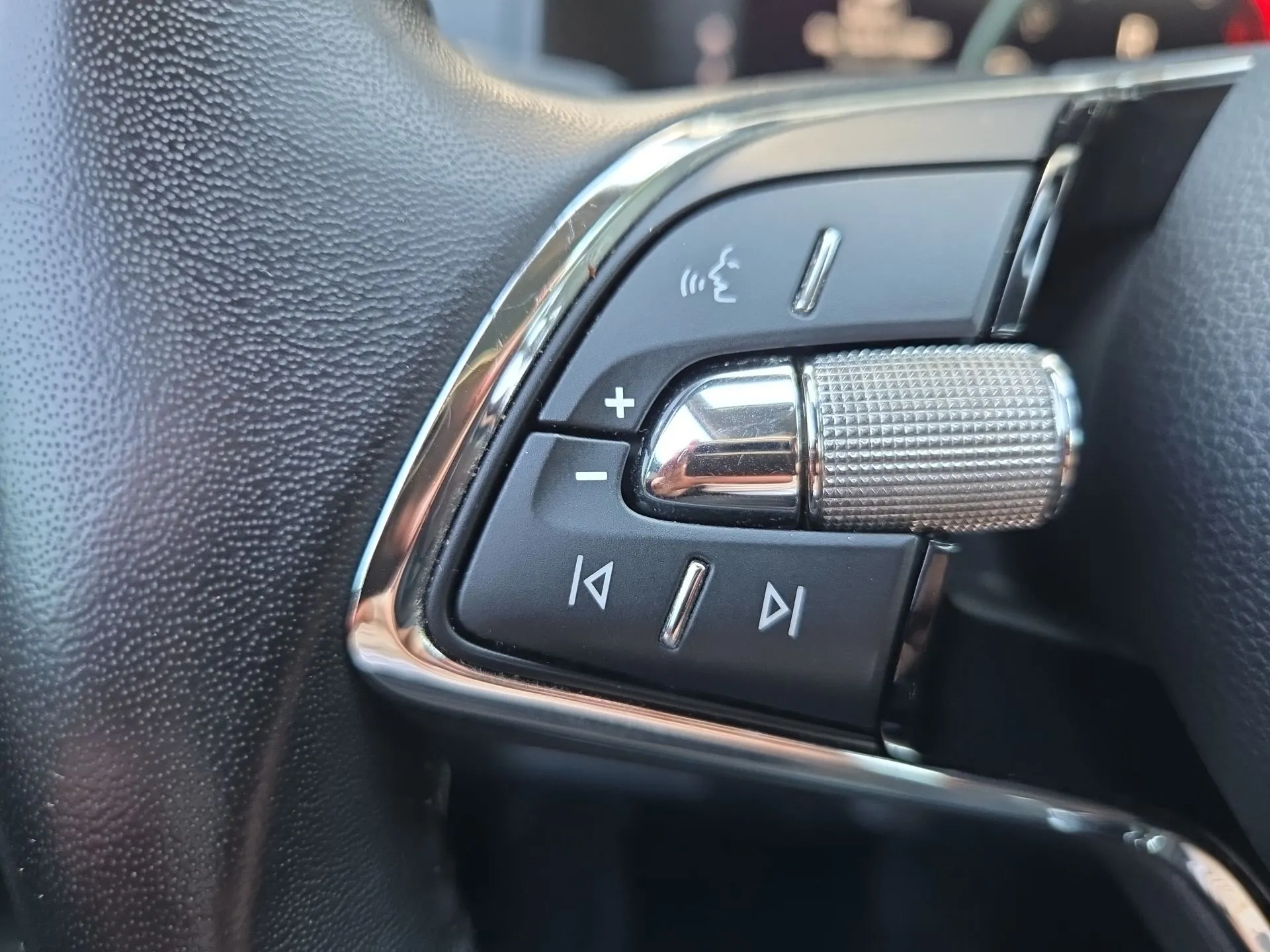 škoda karoq business 2.0 tdi 85kw dsg - slika 16