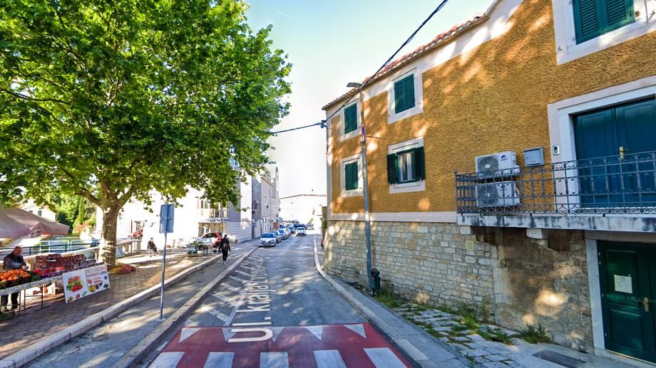 Solin, Centar (Zvonimirova ulica) Uredski poslovni prostor, 97 m2