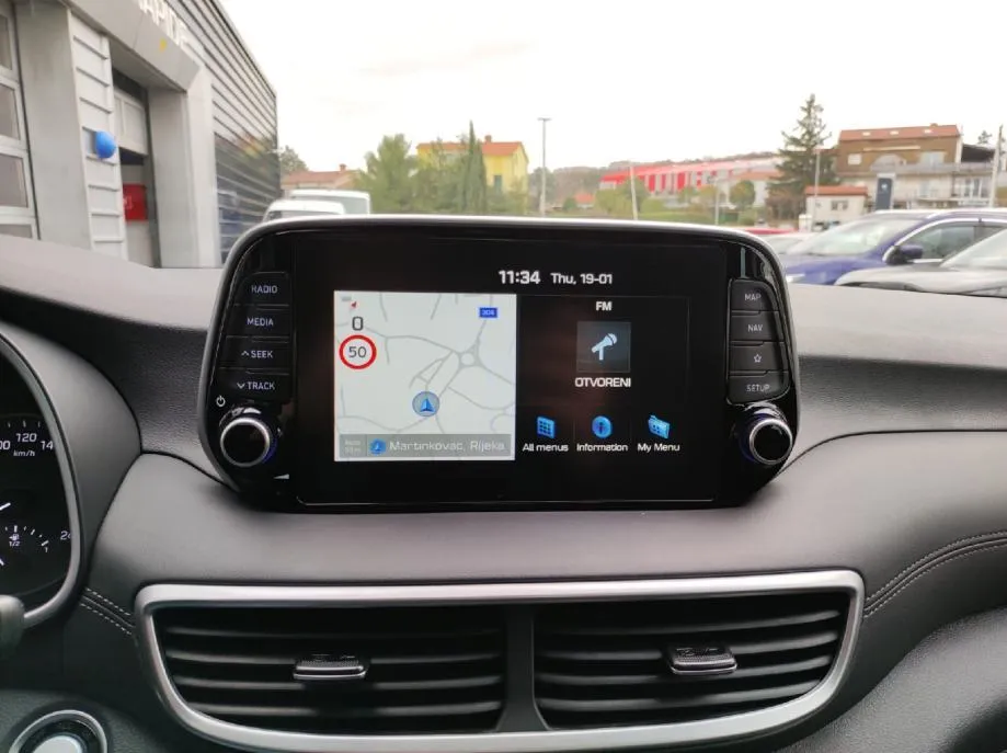 hyundai tucson 1,6 crdi - hybrid - 120.000km - kamera - navi - reg ! - slika 14