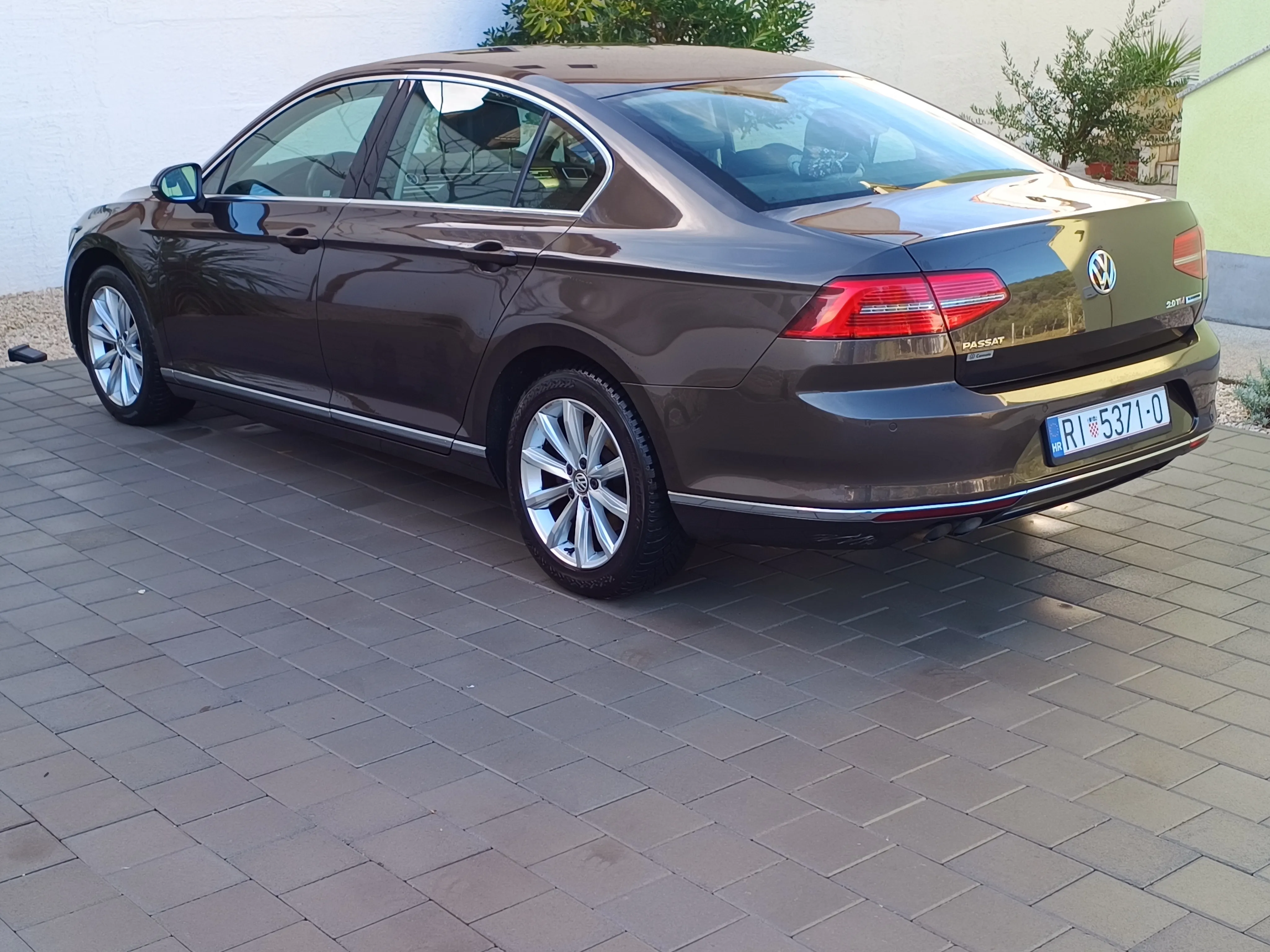 passat b8 2.0 tdi 190 ks higline - slika 4