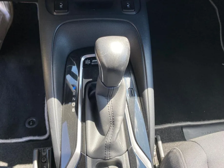 toyota corolla 1.8 hybrid automatik, navi, tempomat, 4x garancija!! - slika 15