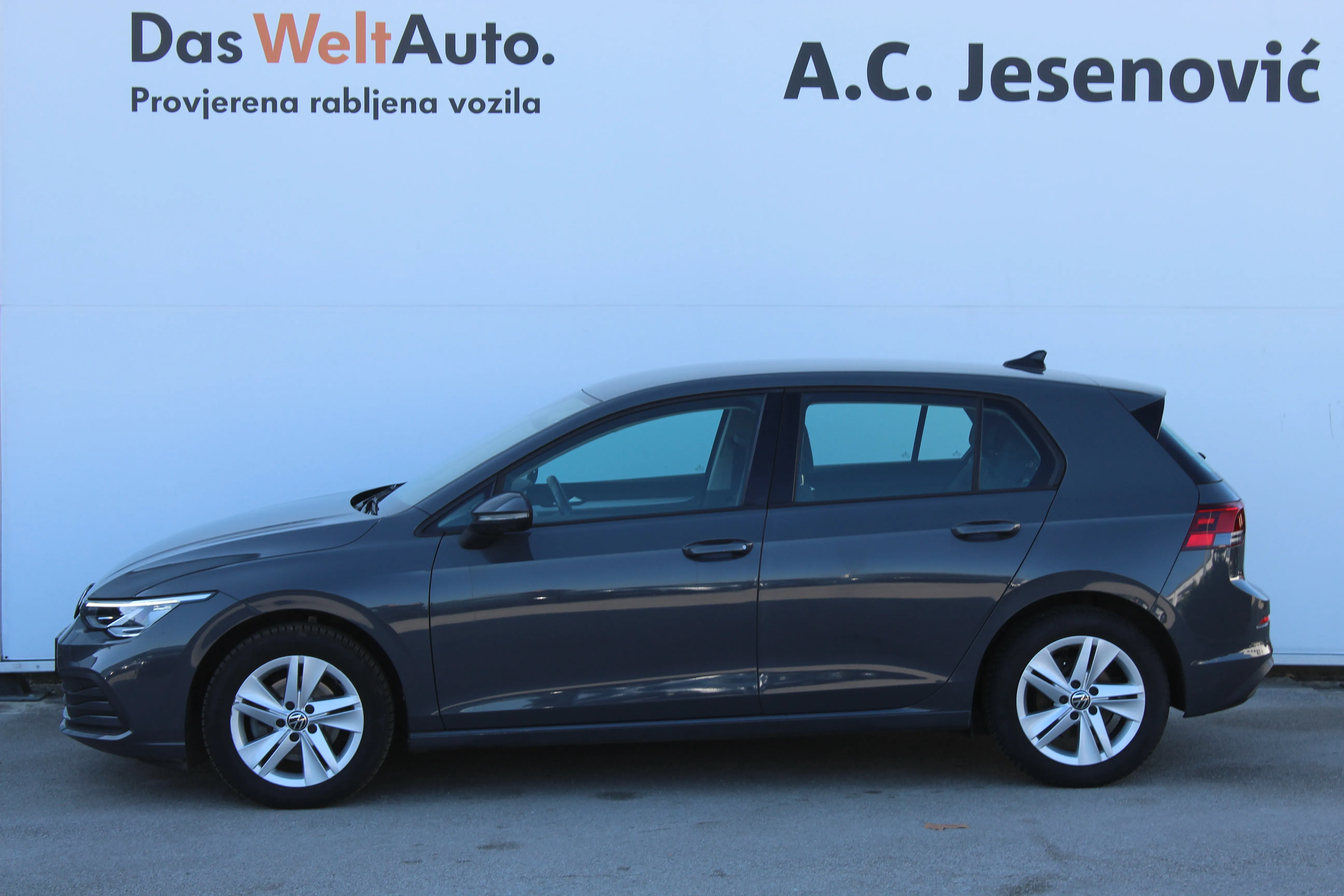 13130 volkswagen golf 2.0 tdi life - slika 6