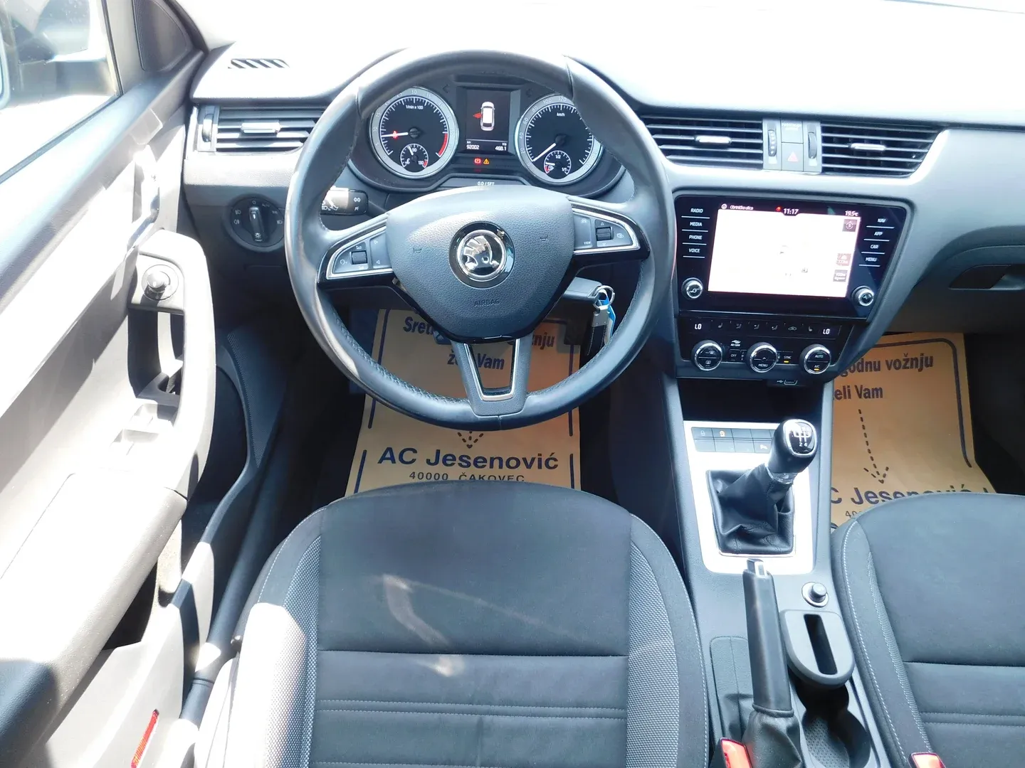 12024 škoda octavia combi ambition 1.6 tdi - slika 10